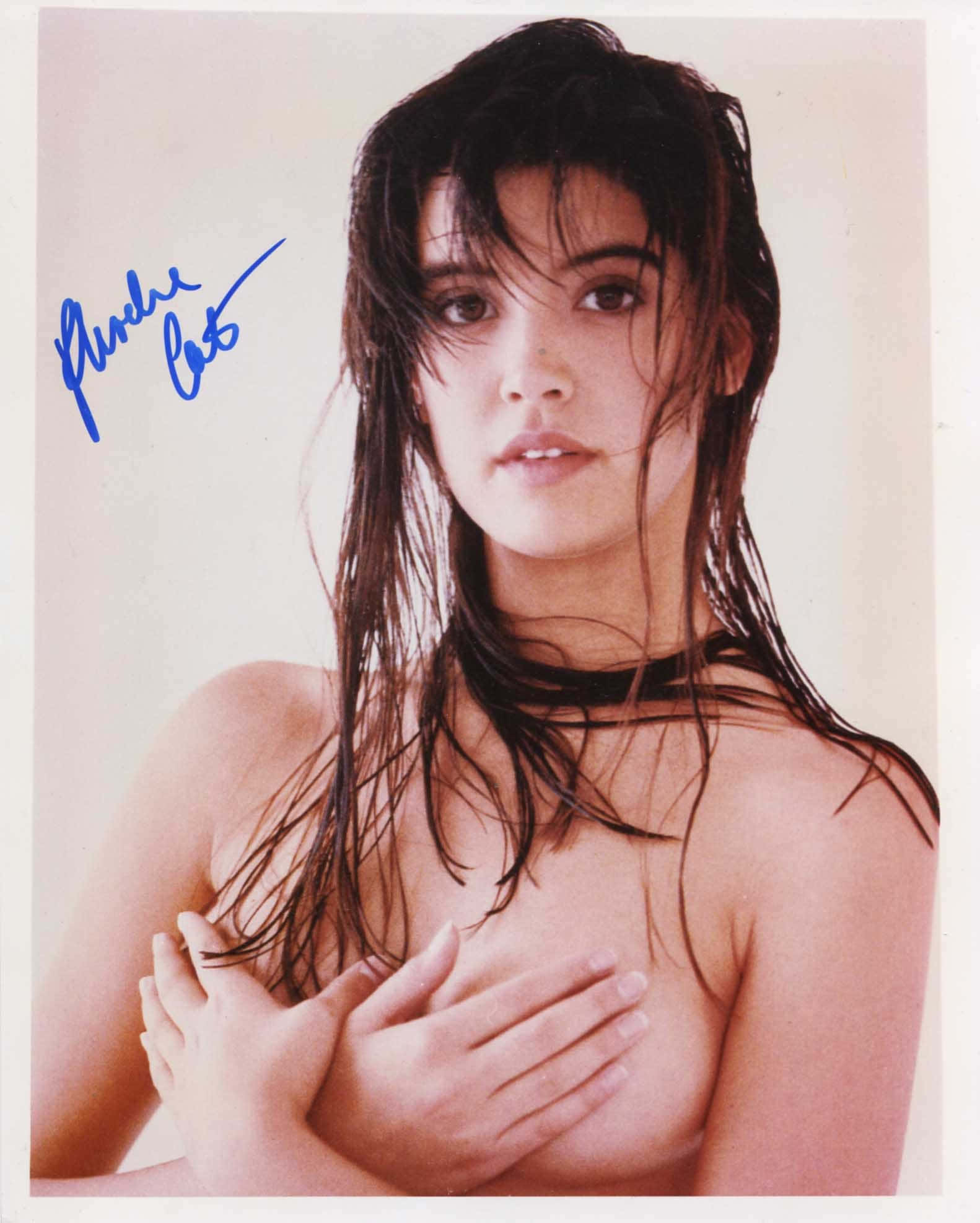 Phoebe Cates, wet dark hair, plain background, Full HD Phone Wallpaper