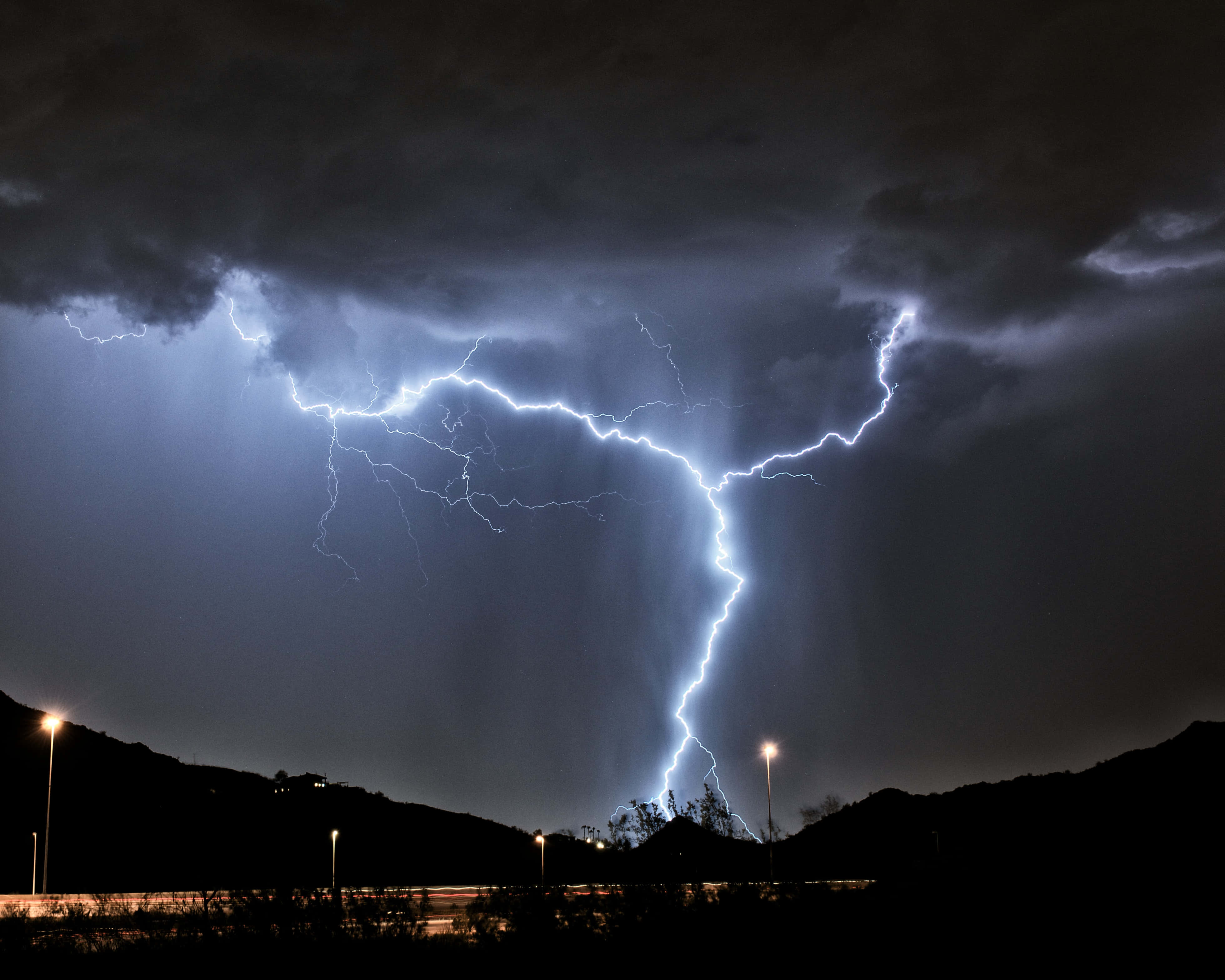 Phoenix, Arizona, stormy night sky, massive lightning bolt, 4K Desktop Wallpaper