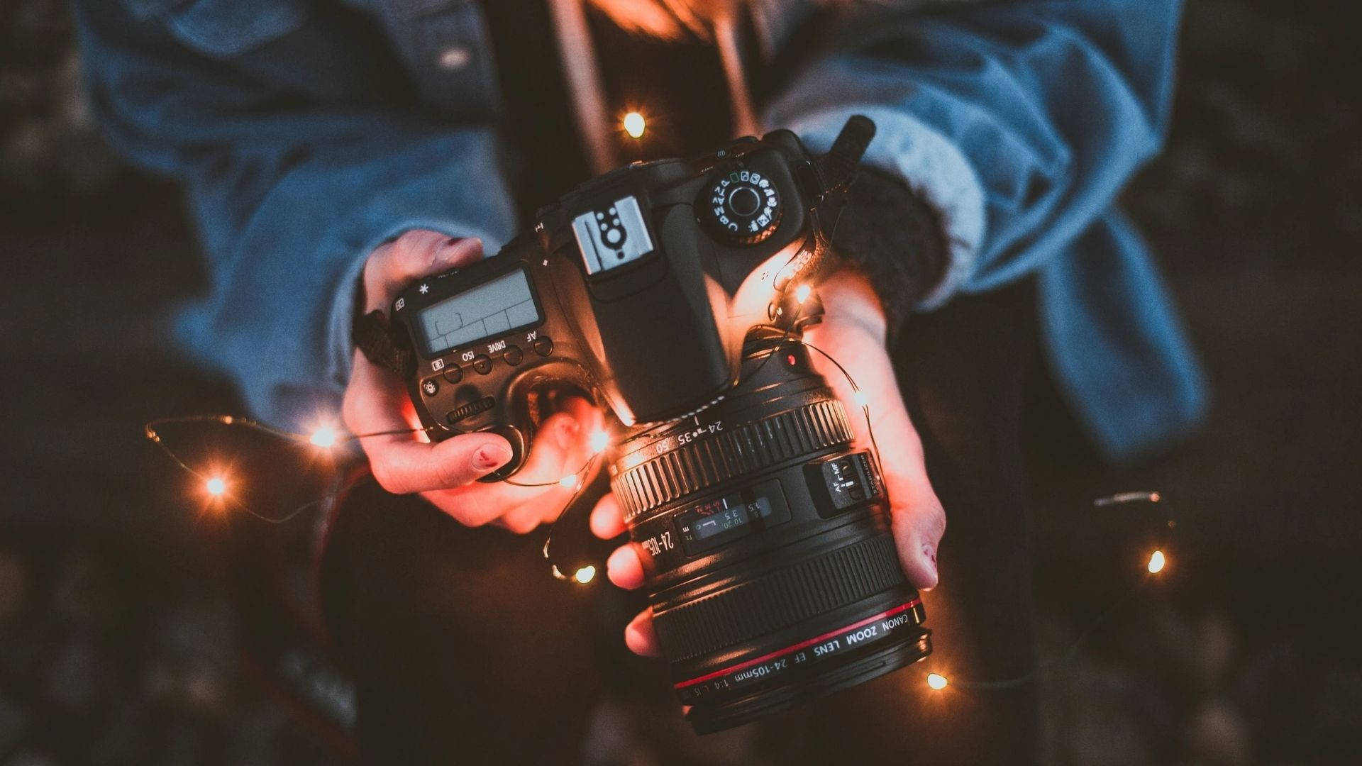 DSLR camera, fairy lights, dark background, Full HD Desktop Wallpaper
