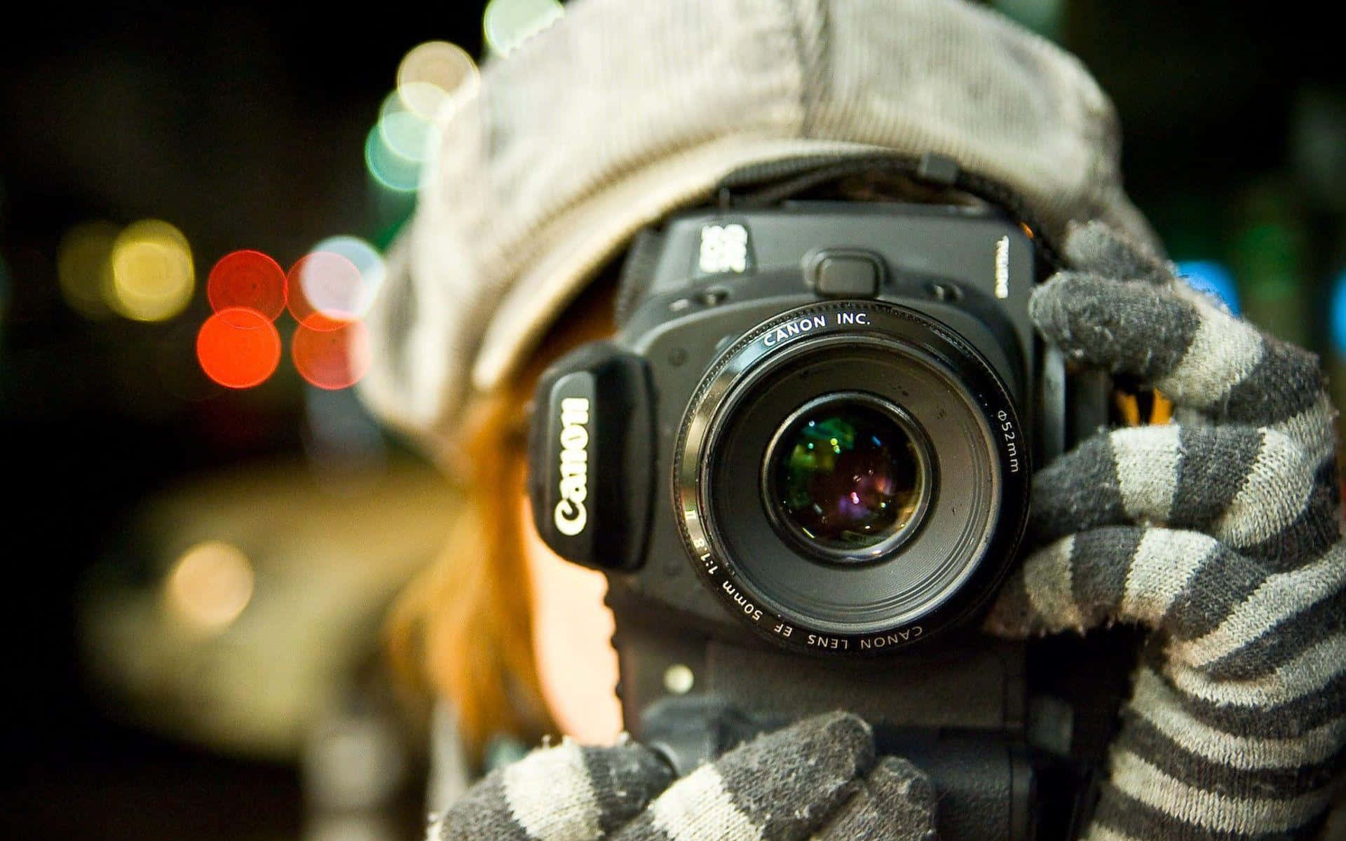 Canon DSLR camera, female photographer, beanie, Full HD Desktop Wallpaper
