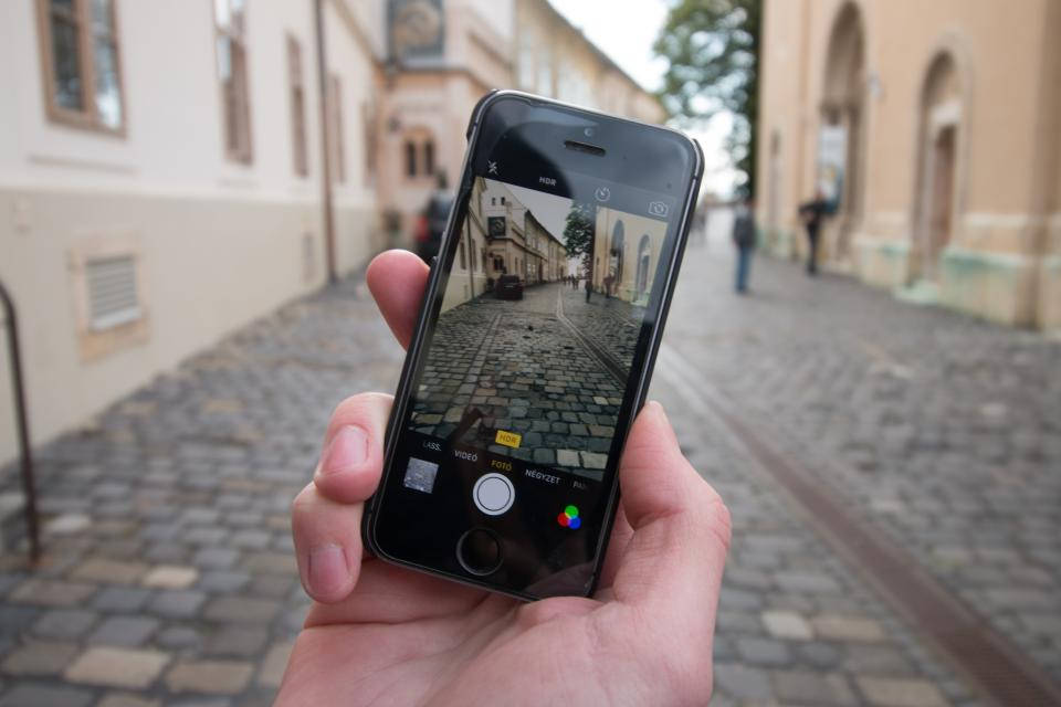 cobbled street, historic buildings, soft daylight, SD Desktop Wallpaper