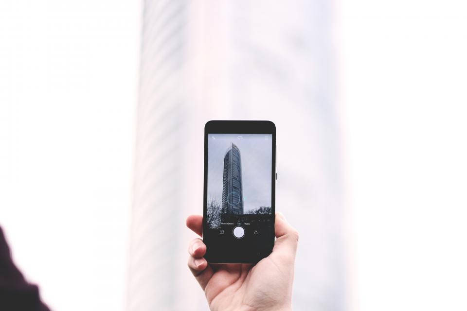 smartphone, skyscraper, bright overcast sky, SD Desktop Wallpaper