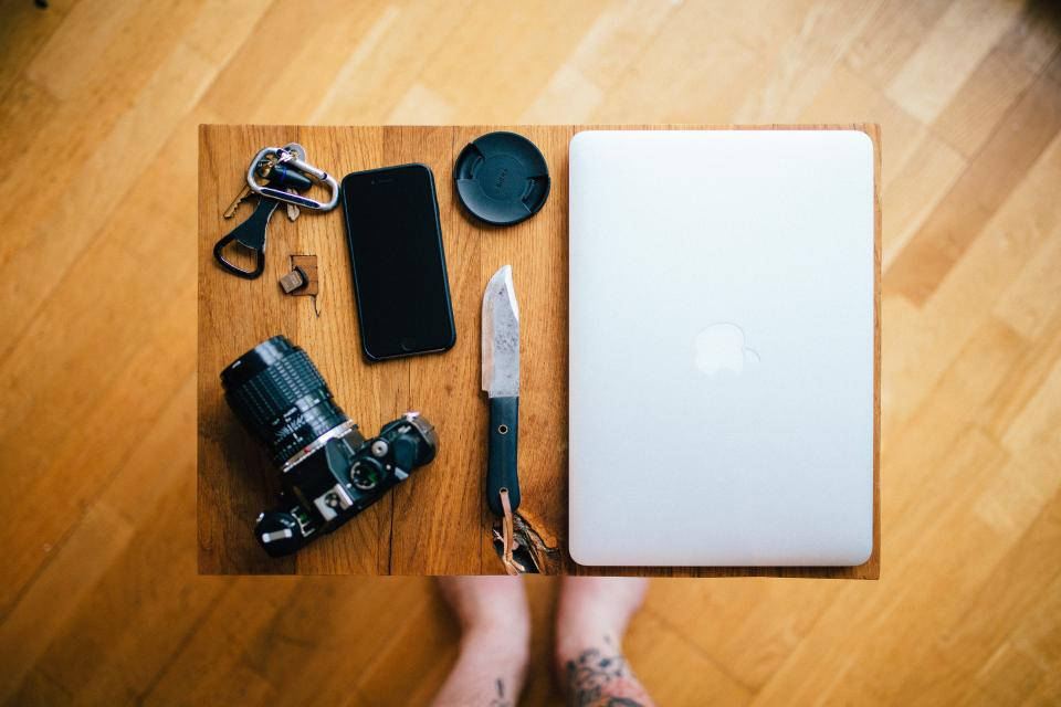 iPhone, wooden board, hardwood floor, SD Desktop Wallpaper
