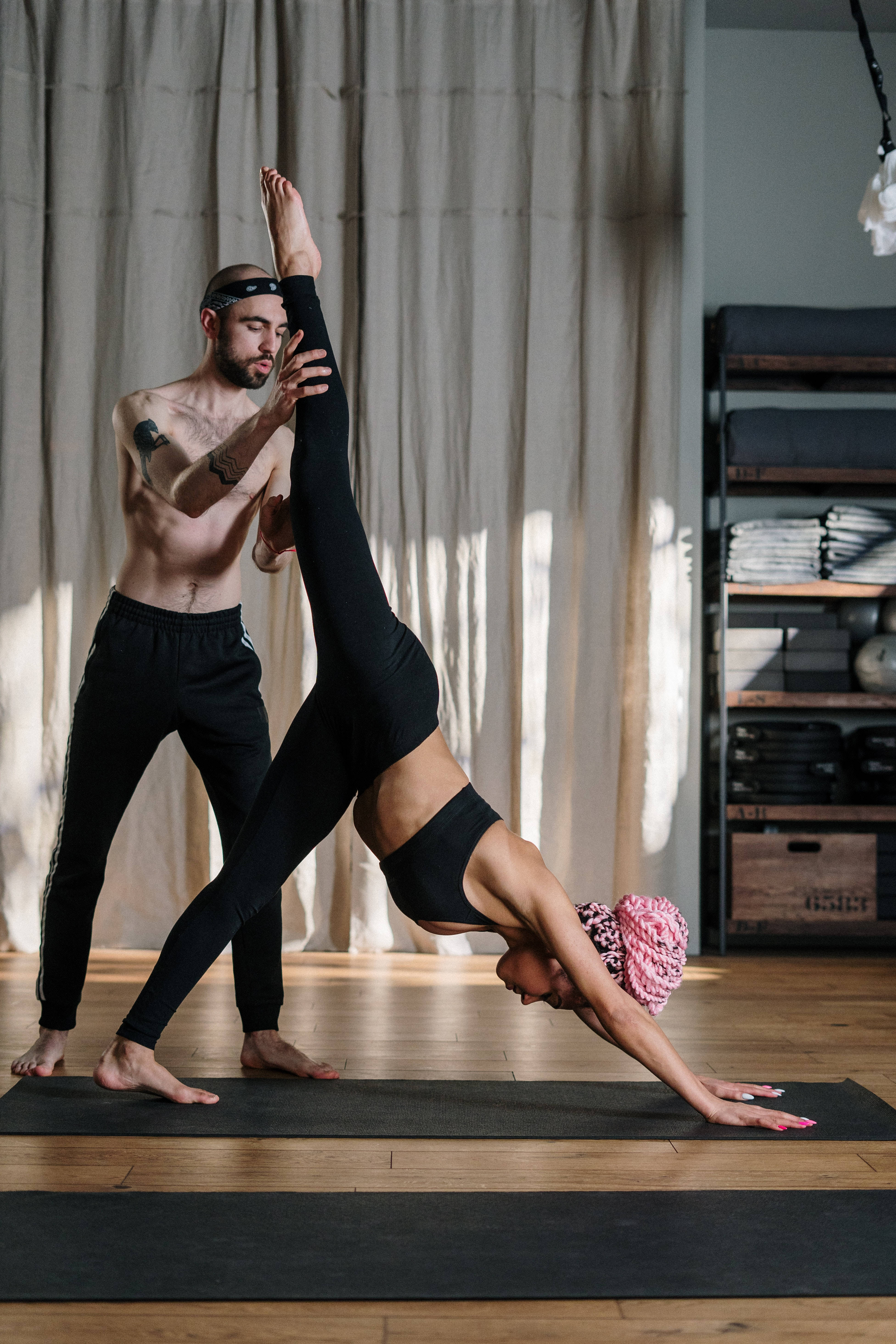 yoga, physical education class, sunlight, 5K Phone Wallpaper