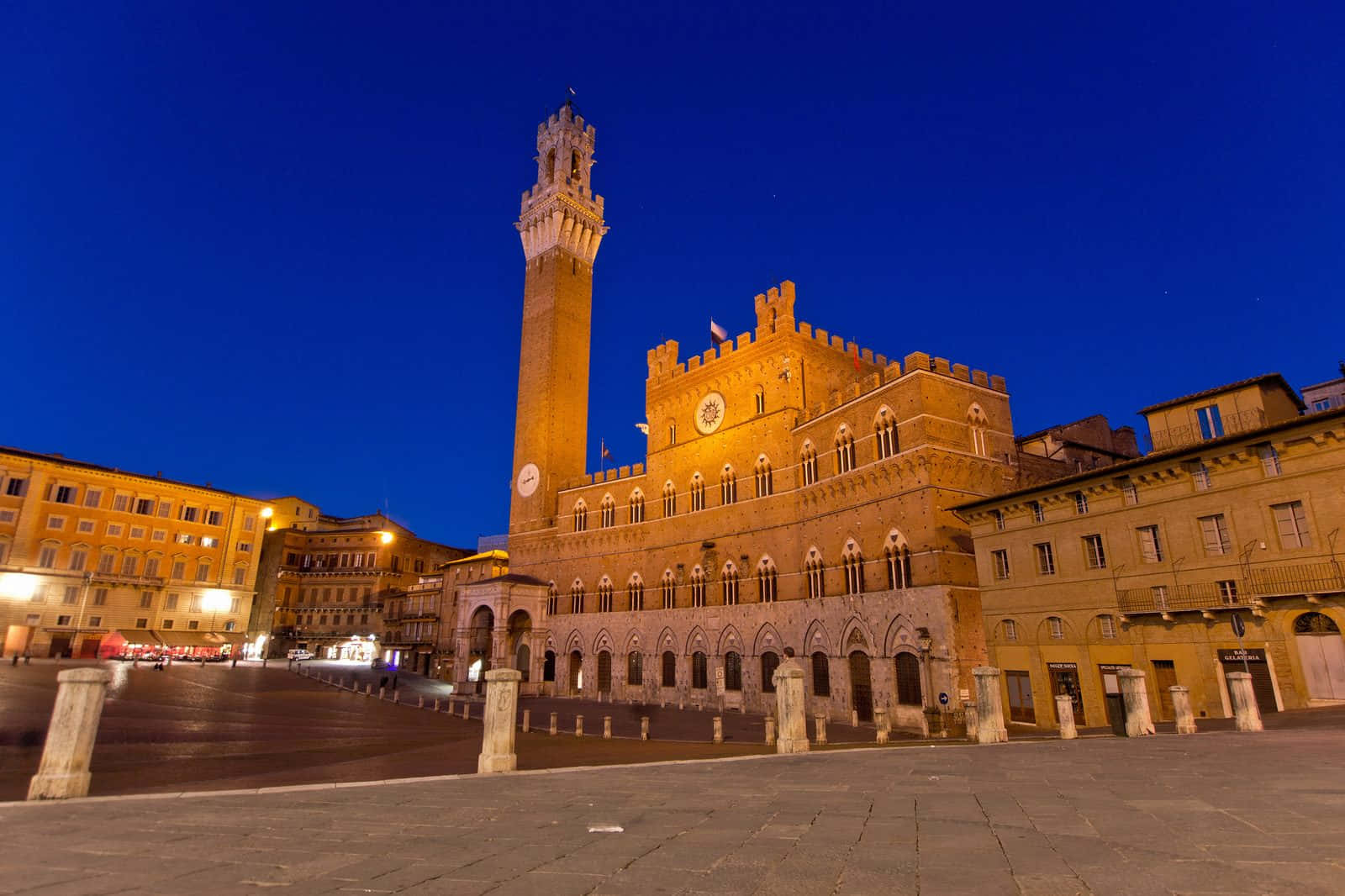 Piazza Del Campo, tall tower, deep blue twilight sky, HD Desktop Wallpaper