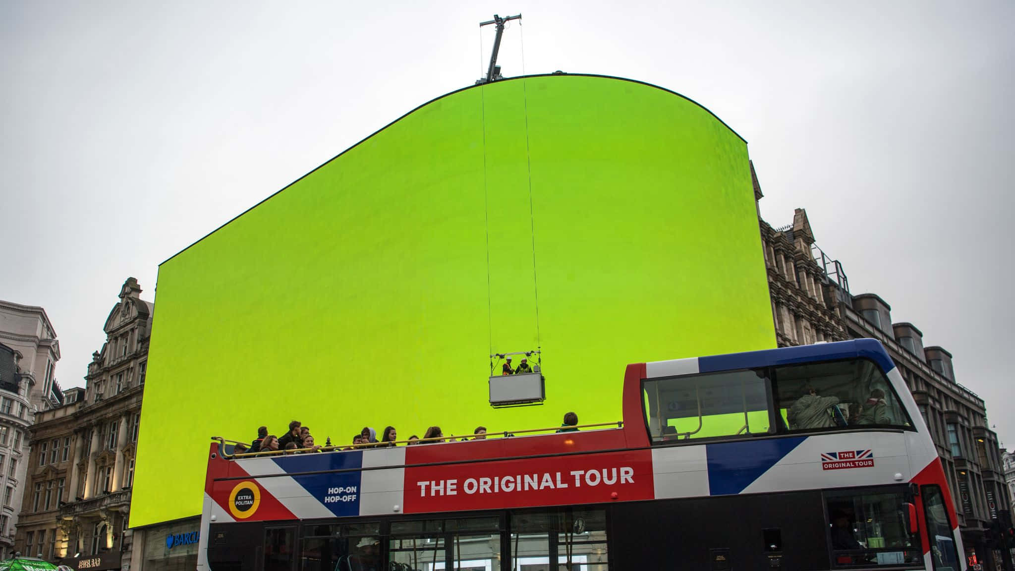 Piccadilly Circus, lime-green curved billboard, red double-decker tour bus, Full HD Desktop Wallpaper