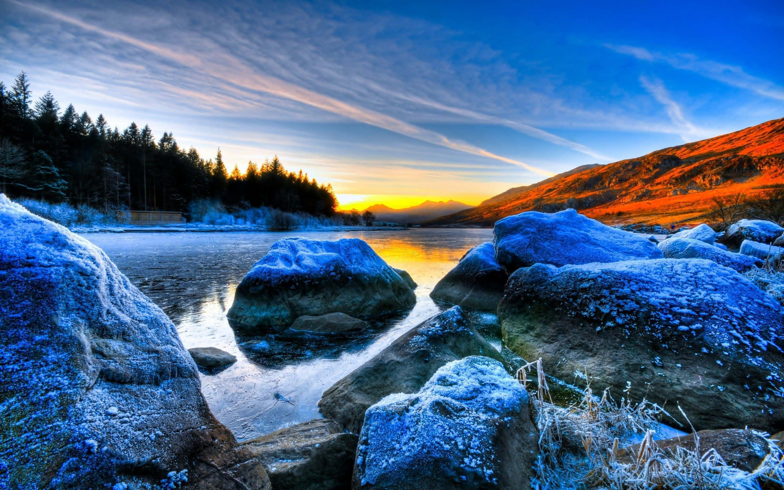 serene lake, sunset, icy rocks, 2K Desktop Wallpaper