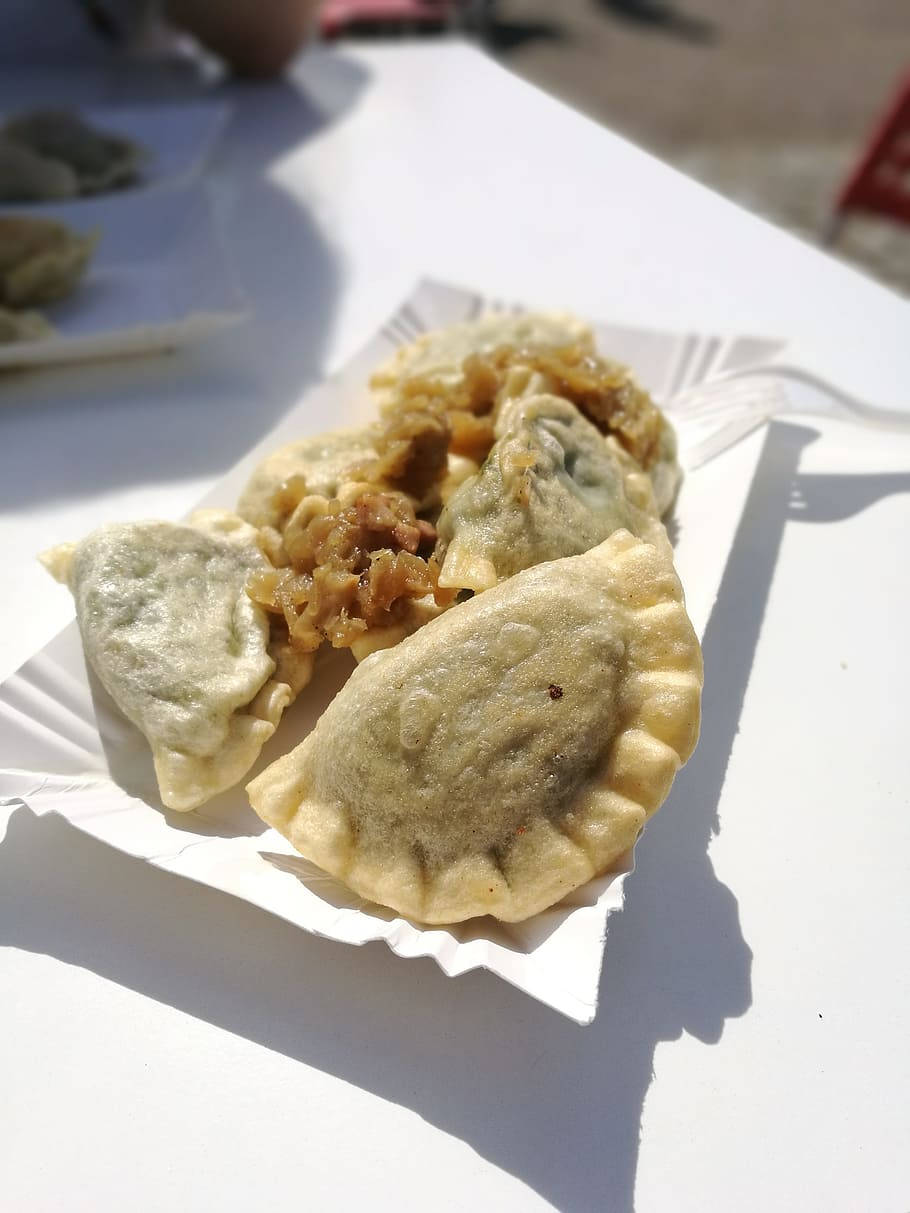 vegetable dumpling pierogi, golden-brown, savory filling, SD Phone Wallpaper