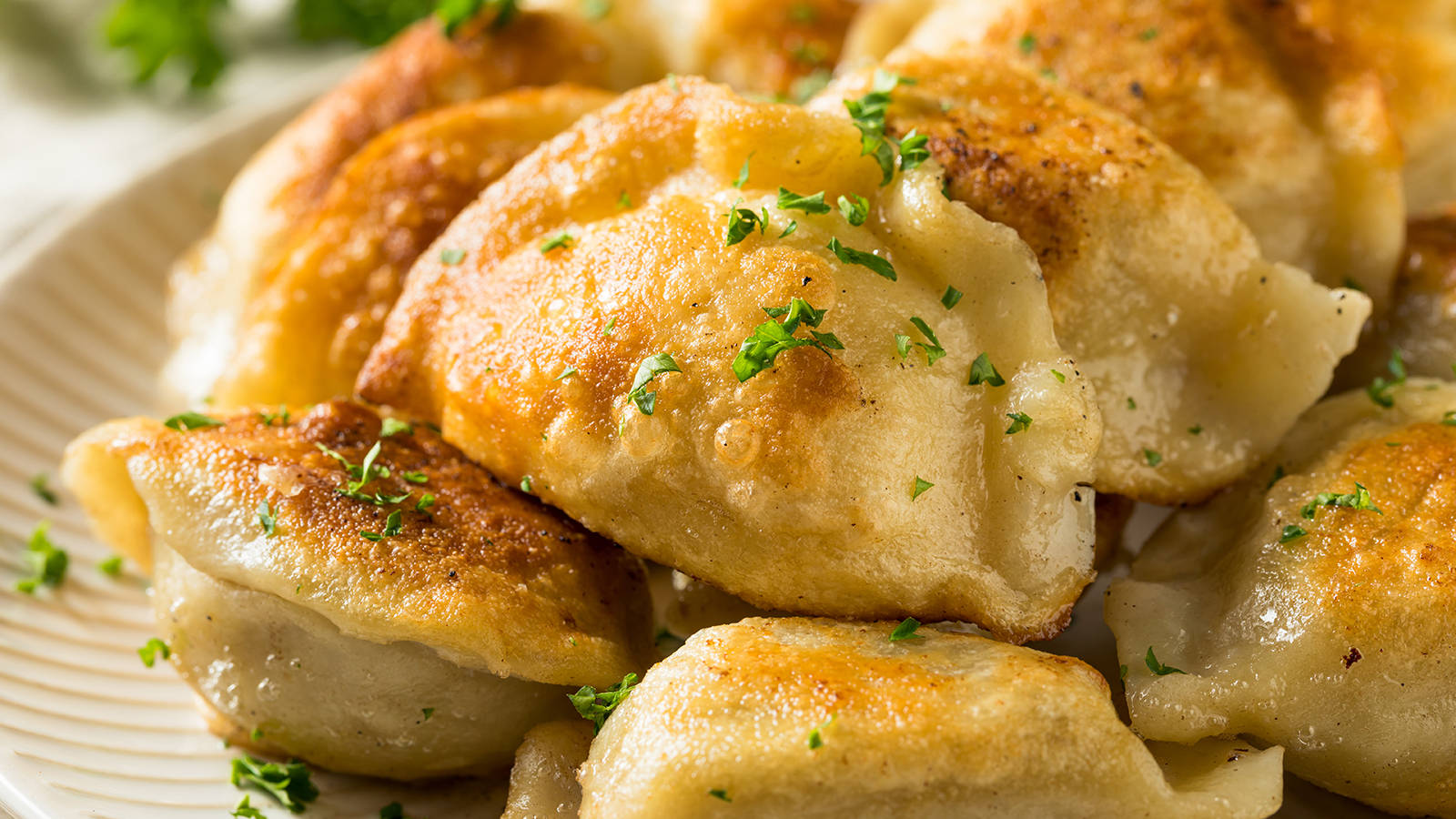 crispy pierogi, scallions, golden brown, HD Desktop Wallpaper