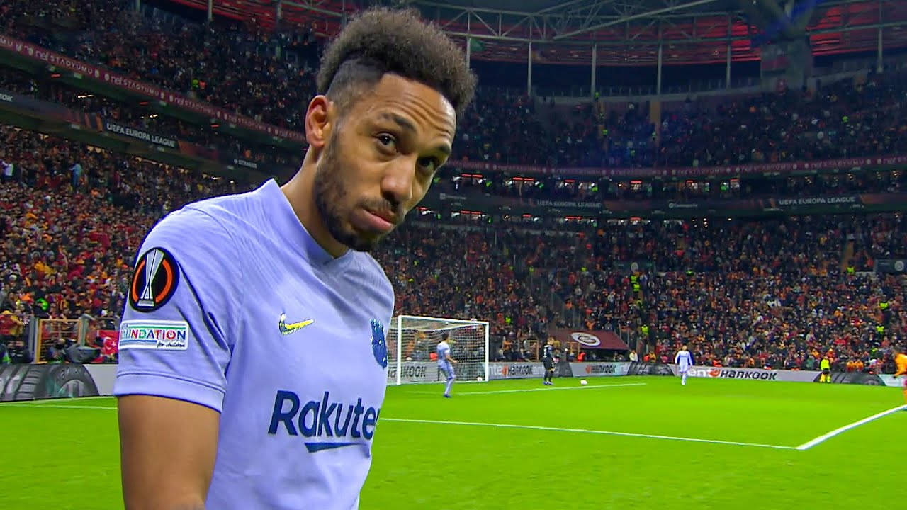 Pierre-Emerick Aubameyang, light blue jersey, vibrant green pitch, HD Desktop Wallpaper