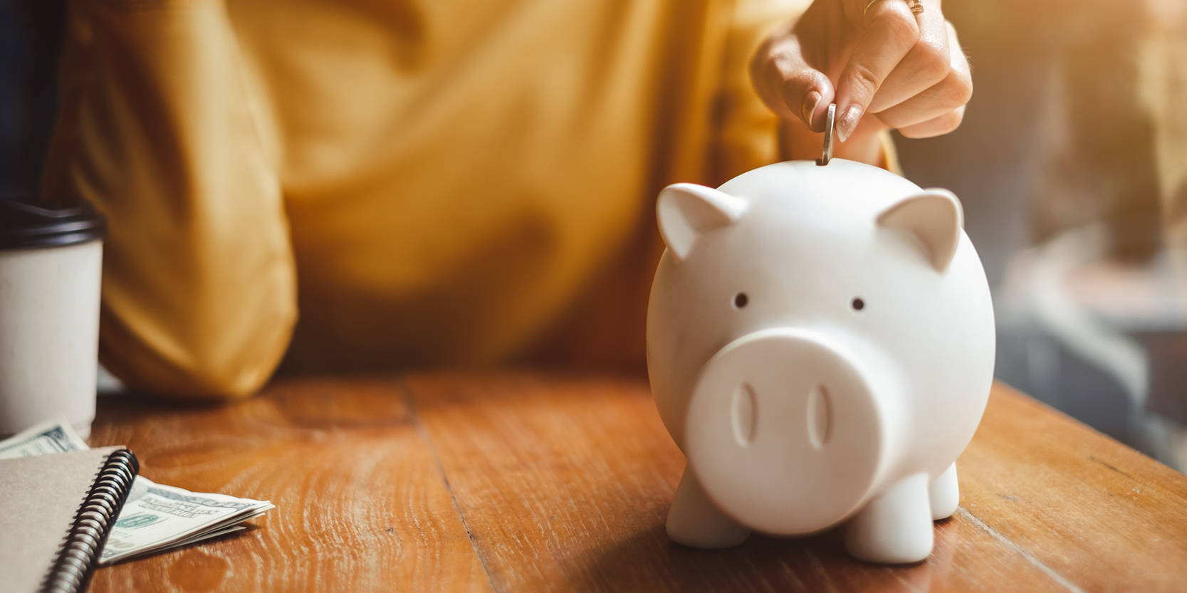 white ceramic piggy bank, wooden desk, cash, HD Desktop Wallpaper