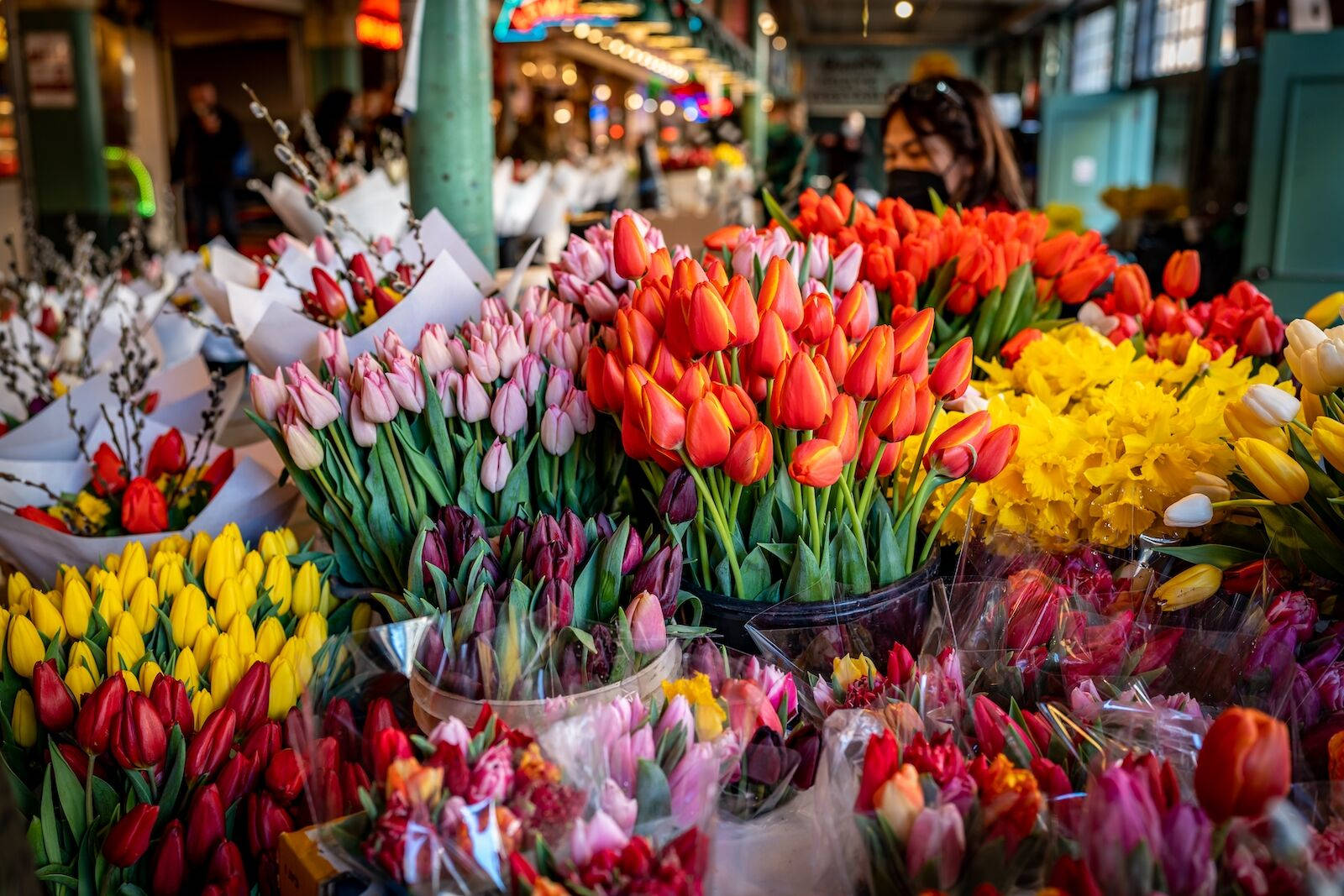 Pike Place Market, flower stall, tulips, HD Desktop Wallpaper