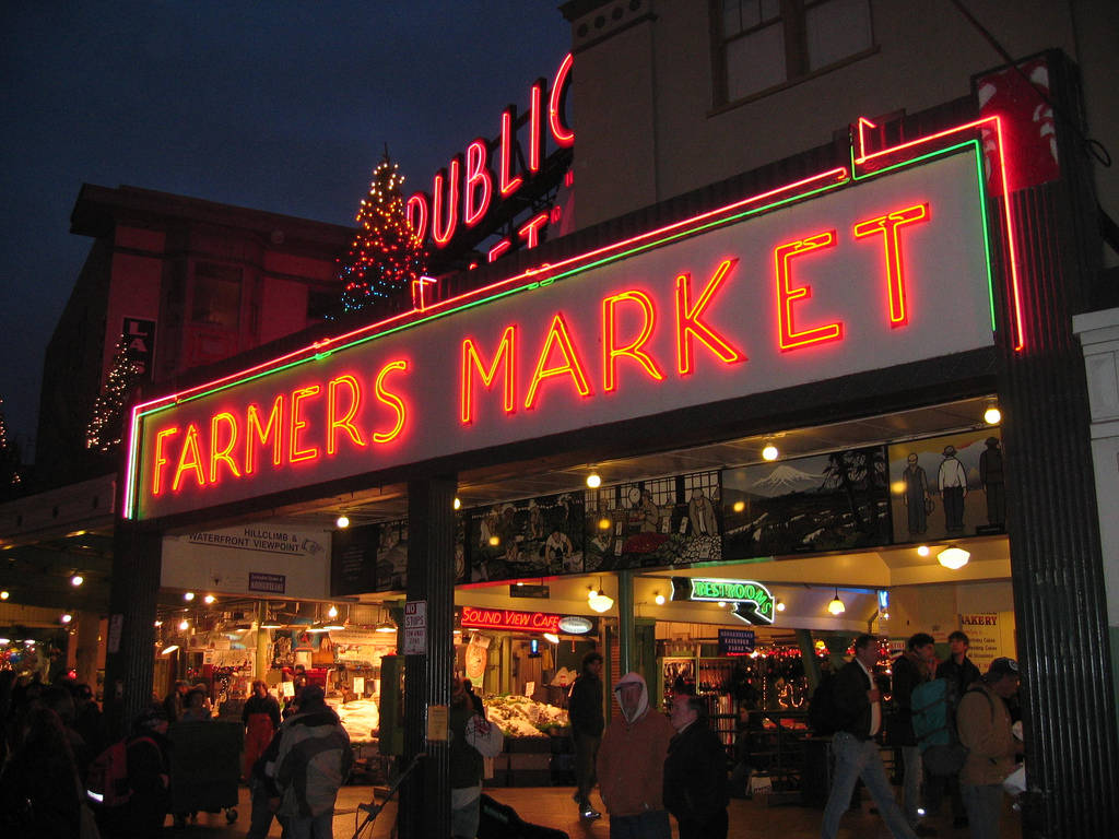 Pike Place Market, neon signs, bustling farmers market entrance, SD Desktop Wallpaper
