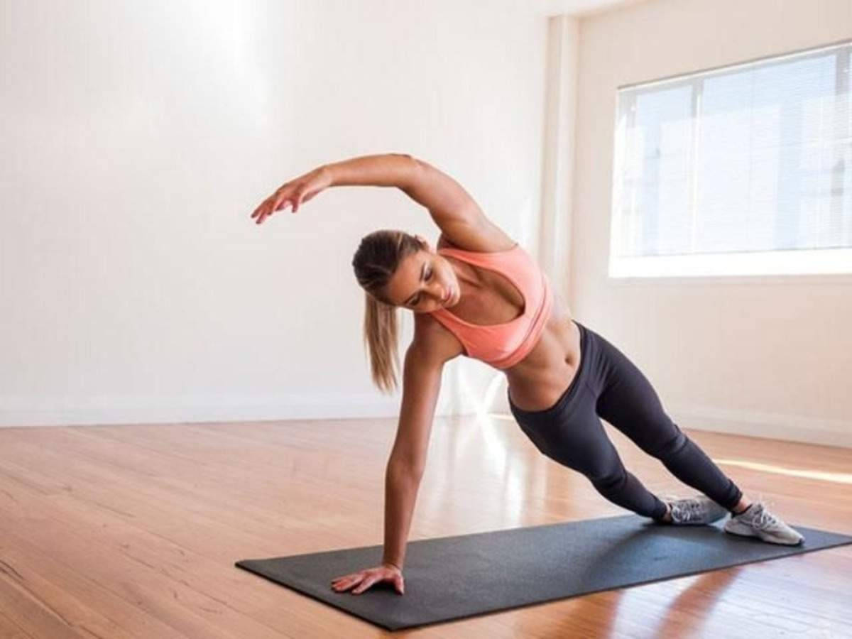 side plank, peach sports bra, black leggings, SD Desktop Wallpaper