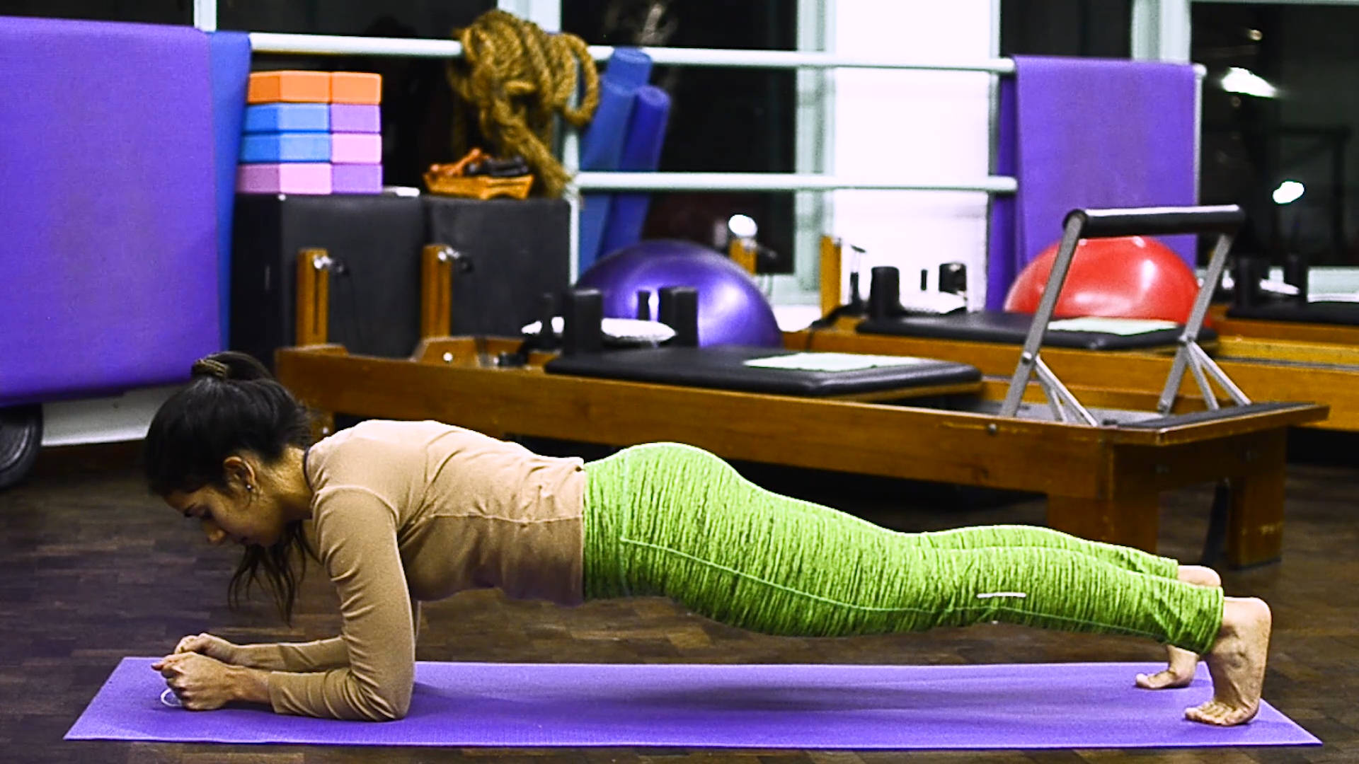 Pilates, plank pose, green leggings, Full HD Desktop Wallpaper