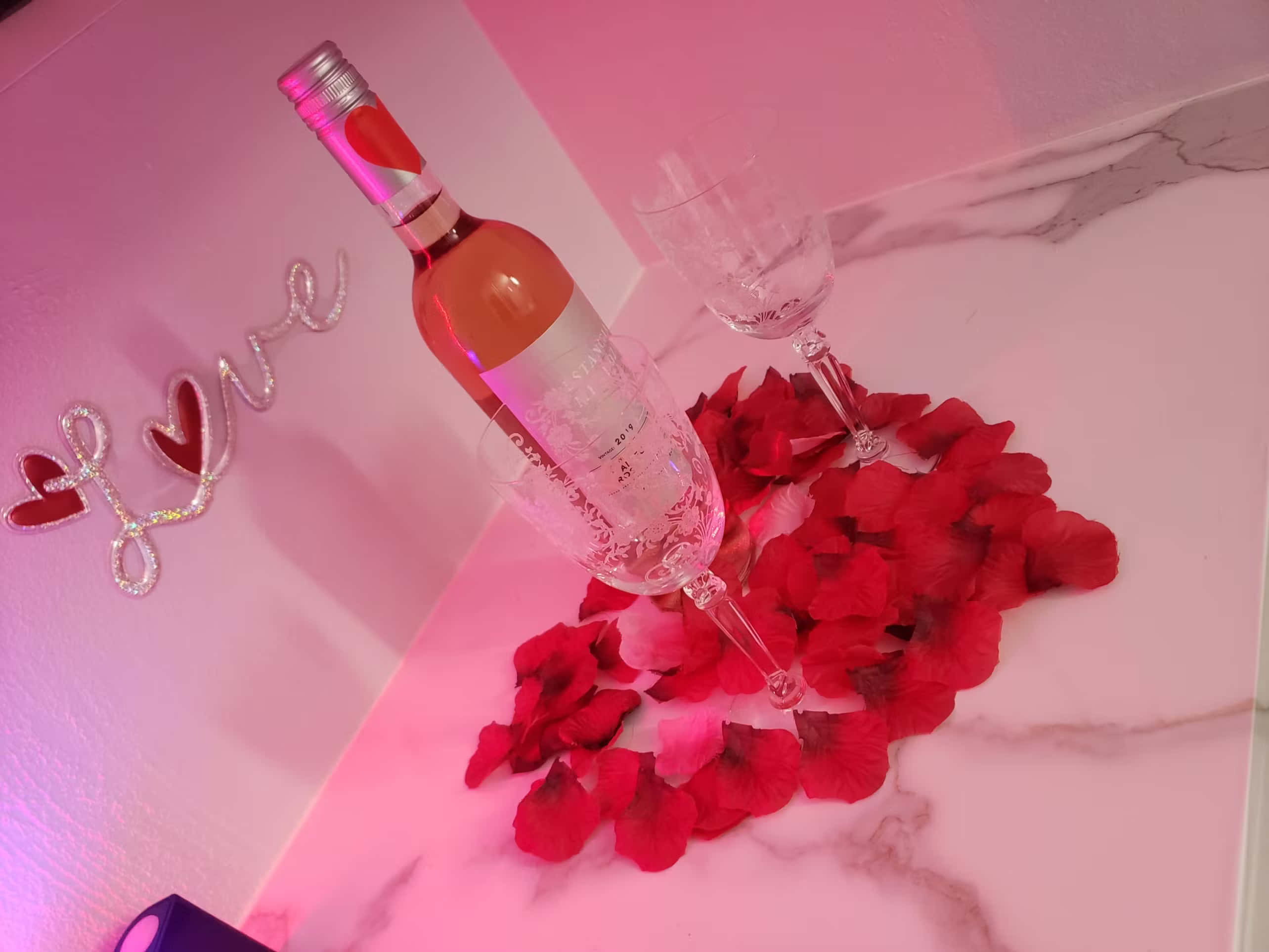 Pink Champagne, rosé wine, marble surface, 2K Desktop Wallpaper
