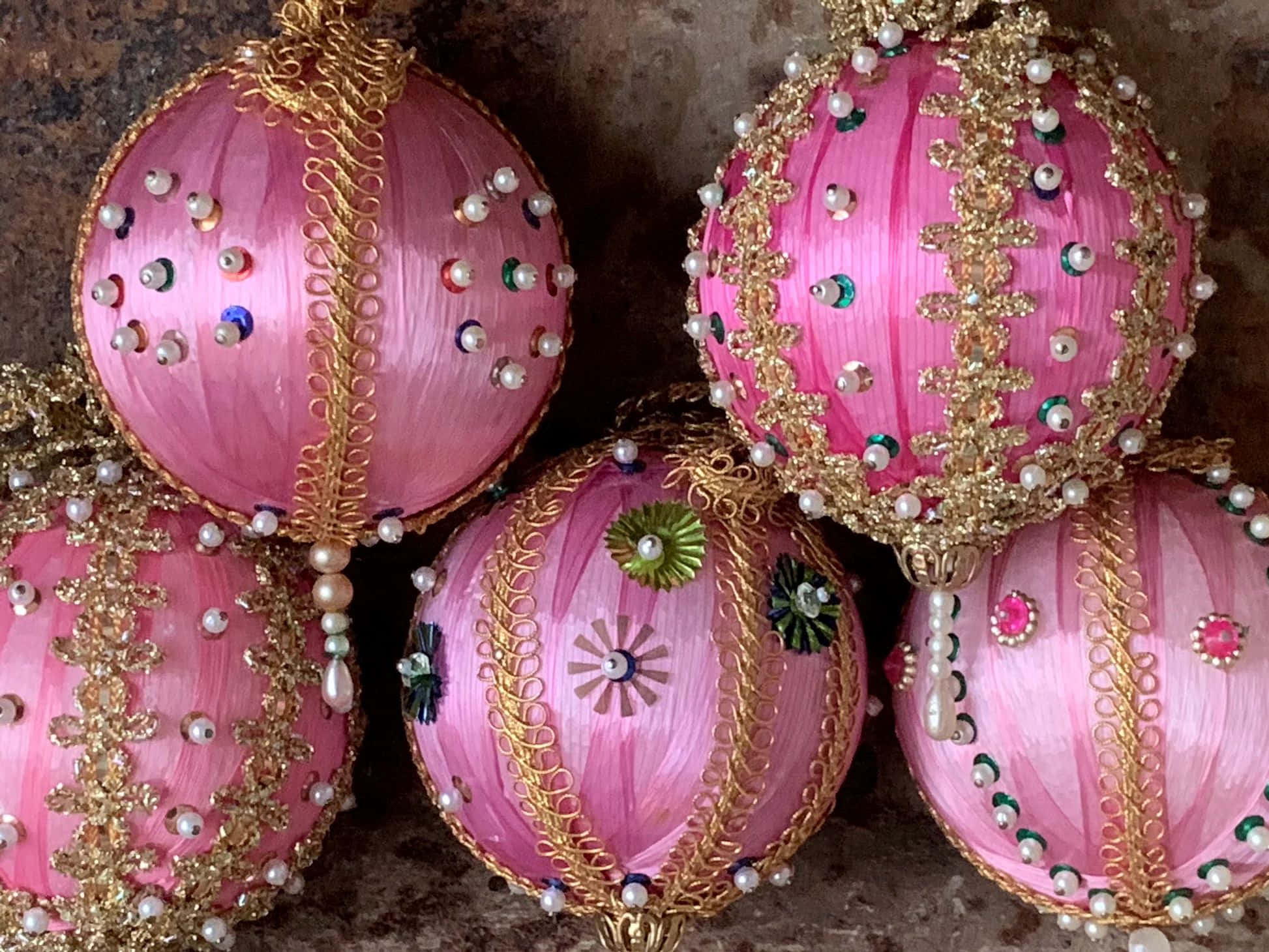 vintage pink christmas ornaments, pink spherical ornaments, gold thread pearls, Full HD Desktop Wallpaper