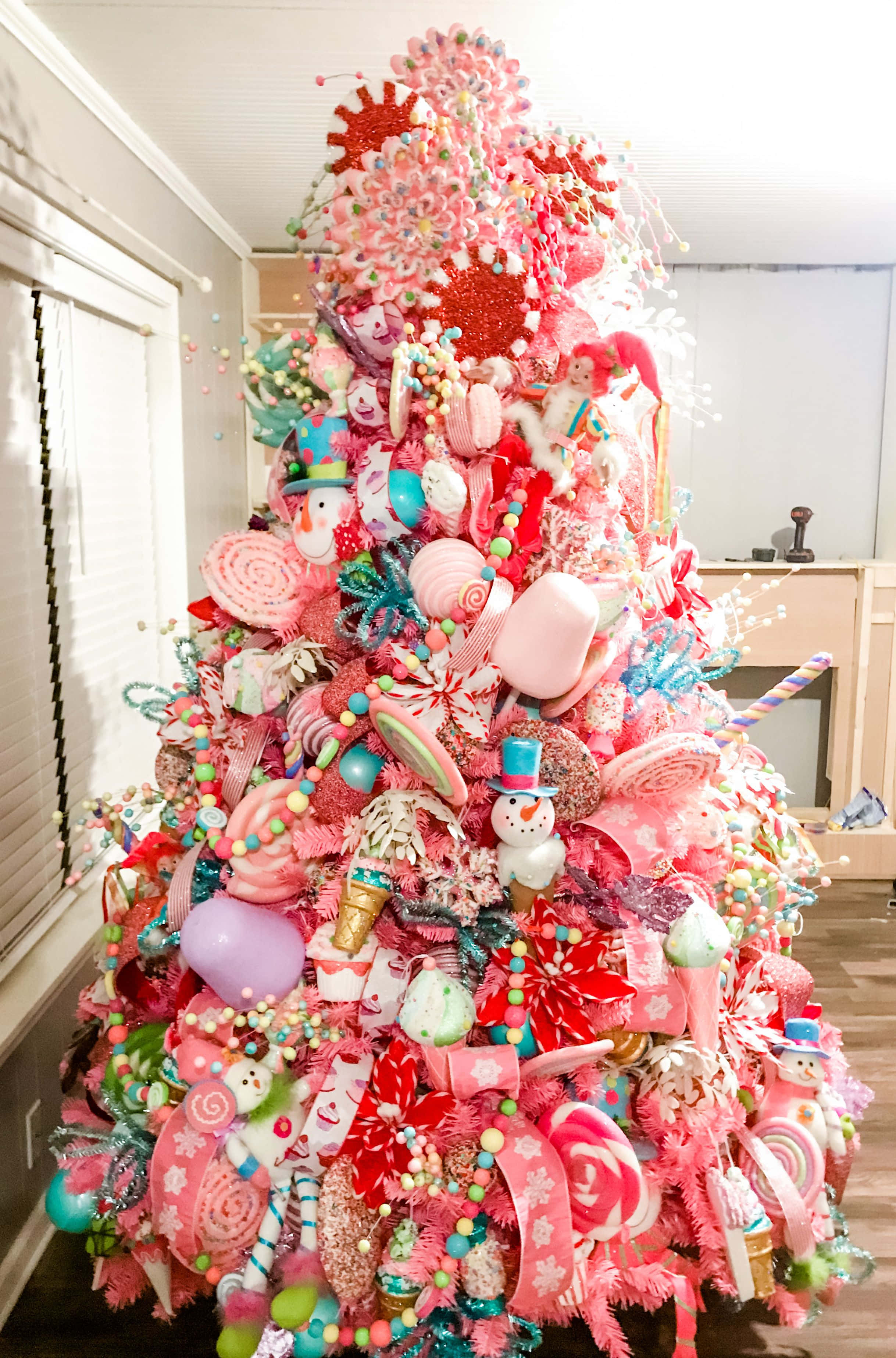 Cute Pink Christmas Tree, candy-themed decorations, vibrant pinks, 2K Phone Wallpaper