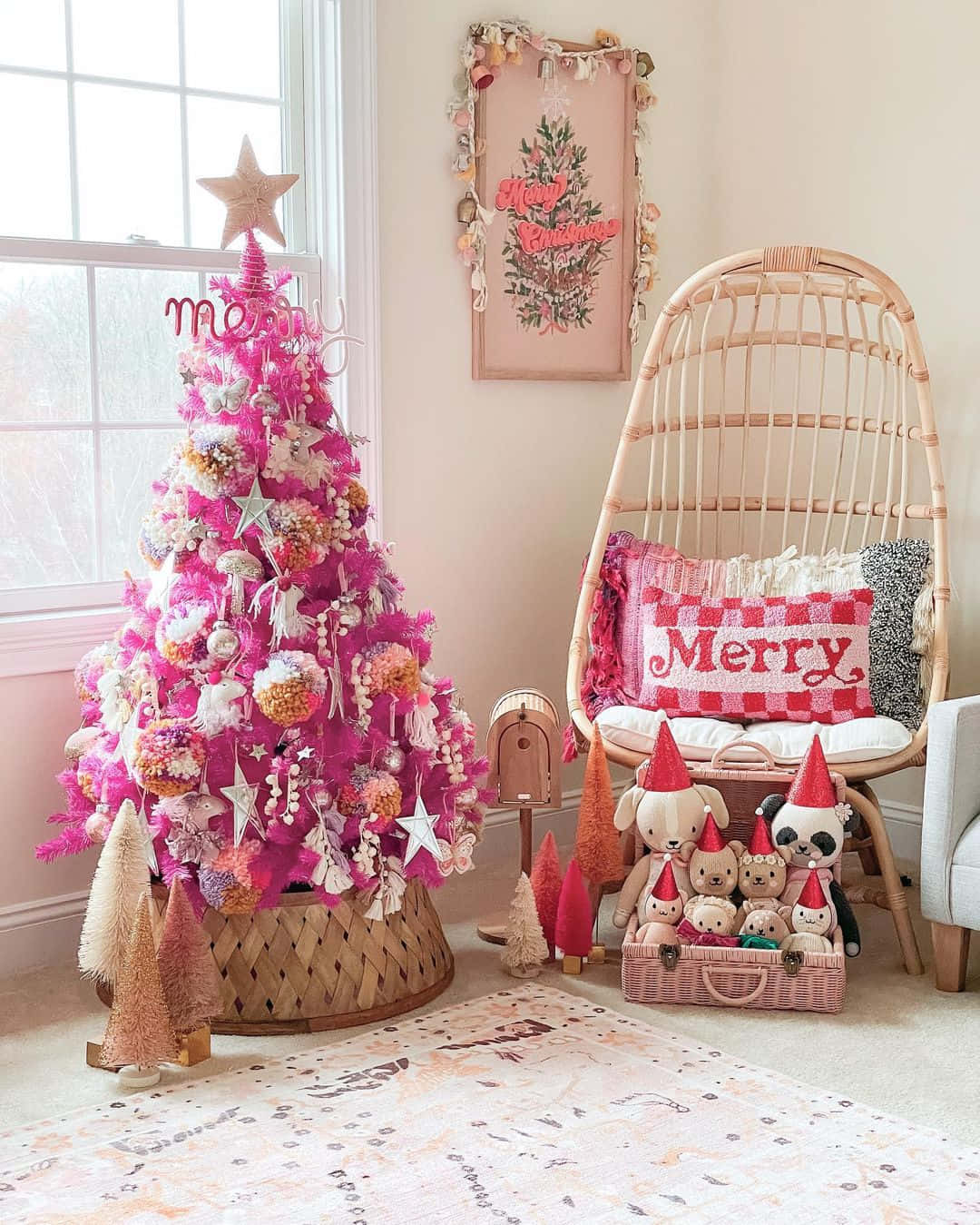 vintage pink christmas decor, pink Christmas tree, ornaments and stars, HD Phone Wallpaper