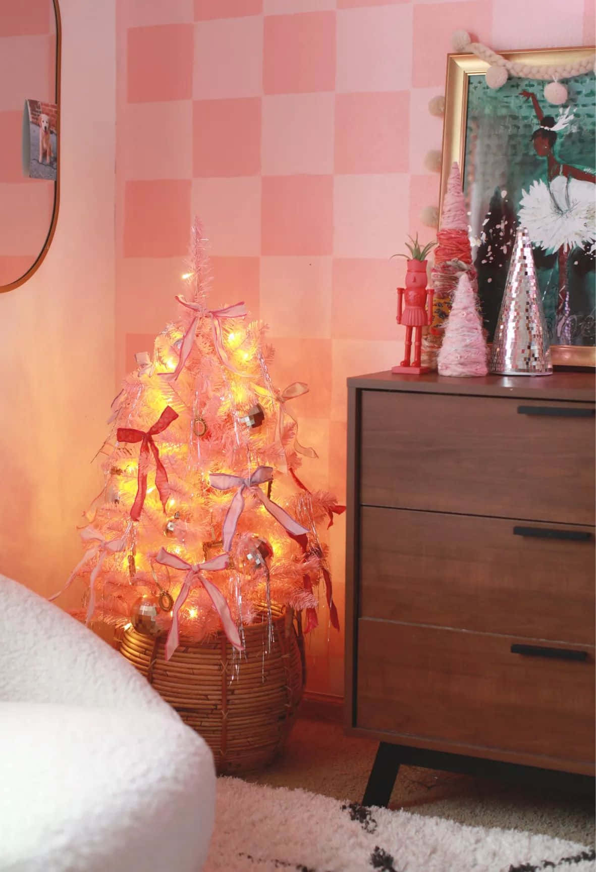 vintage pink christmas tree decor, glowing white Christmas tree, wicker basket, HD Phone Wallpaper