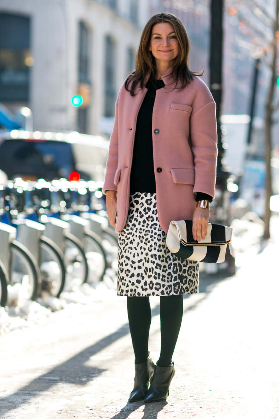 pink coat, leopard print skirt, snowy city sidewalk, HD Phone Wallpaper