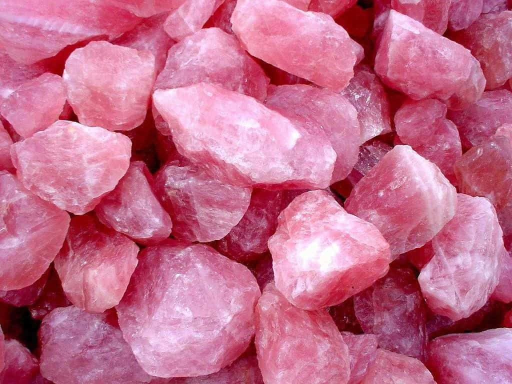 pale pink rose quartz crystals, rough pink rose quartz crystals, translucent facets, SD Desktop Wallpaper