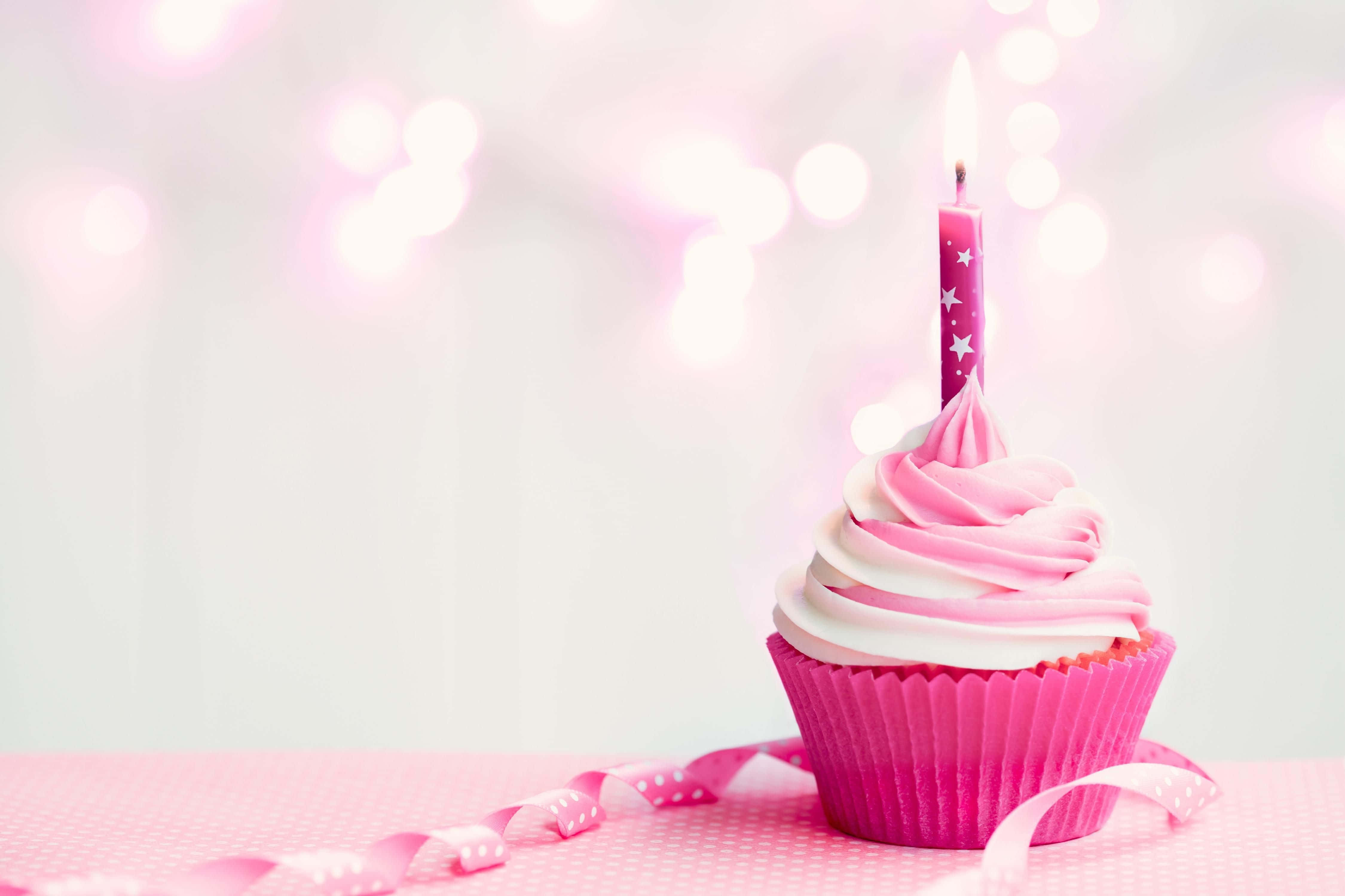 pink cupcake, candle, frosting swirls, 4K Desktop Wallpaper
