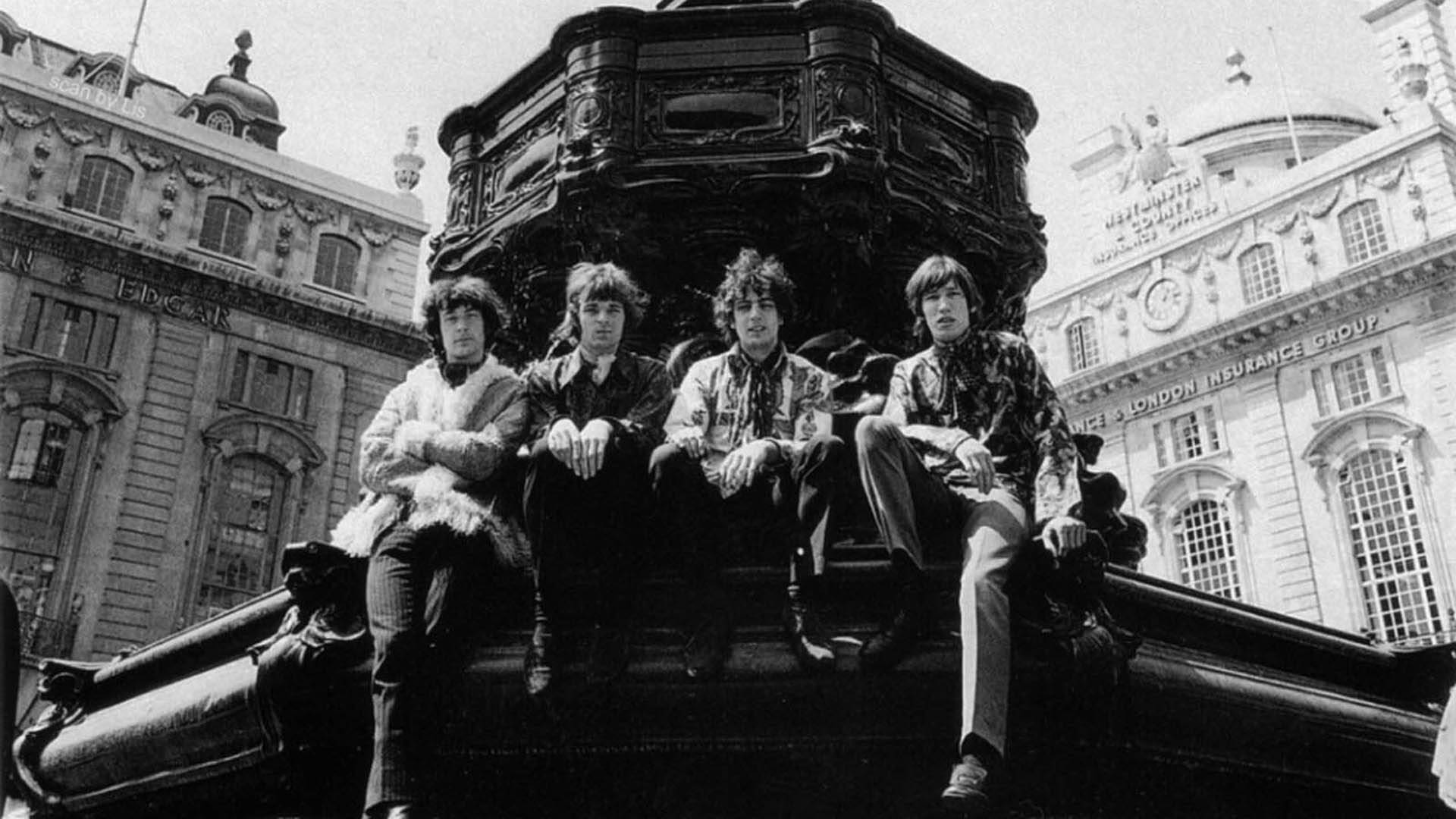 Pink Floyd 4K, black and white fountain, 1960s fashion, Full HD Desktop Wallpaper