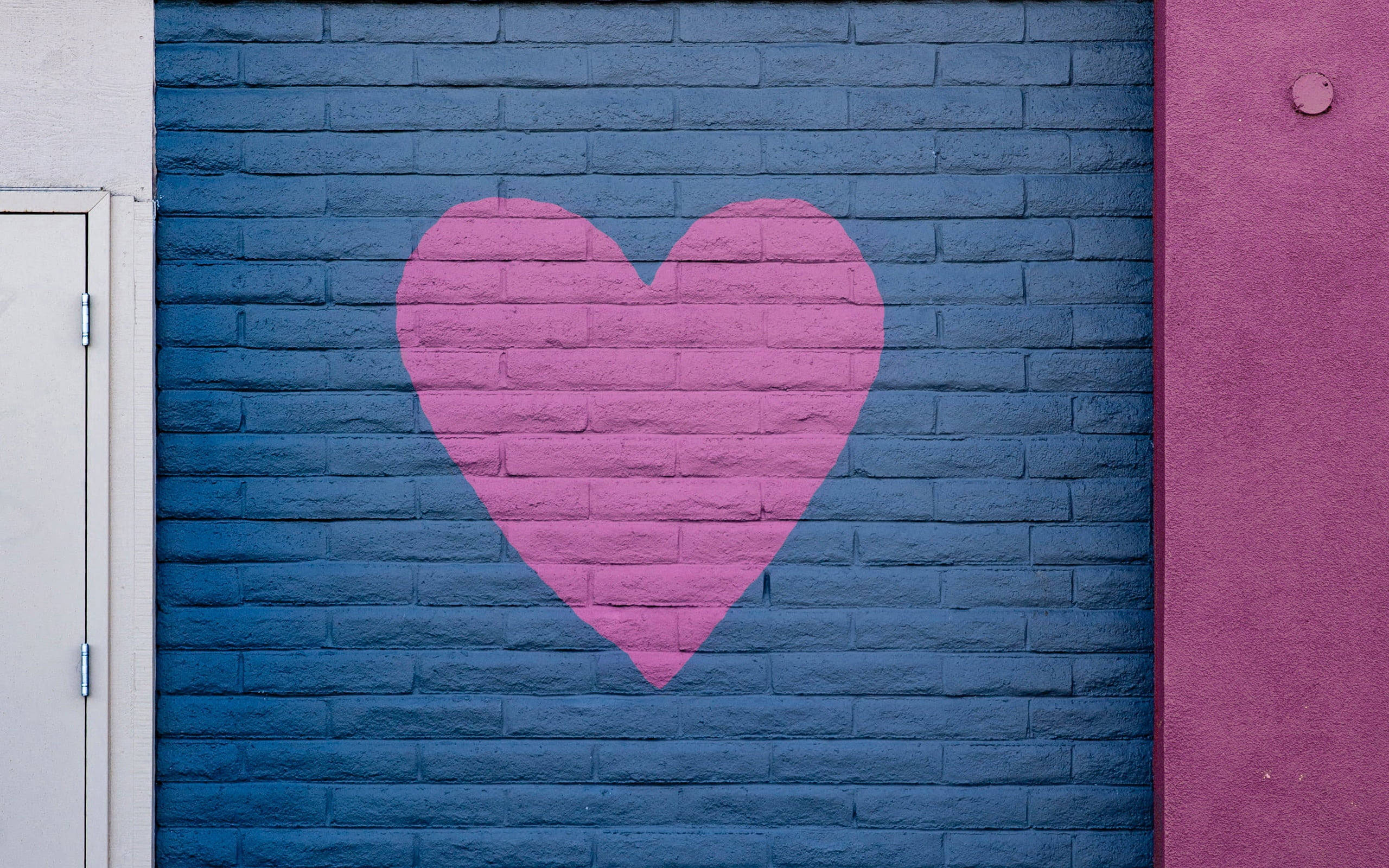 pink heart, textured blue brick wall, magenta wall, 2K Desktop Wallpaper