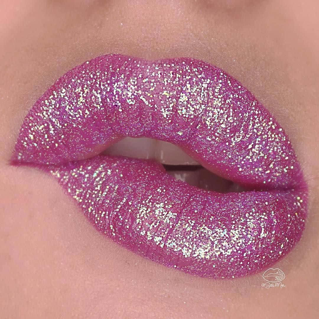 magenta glitter lipstick, silver flecks, shimmering, SD Desktop Wallpaper