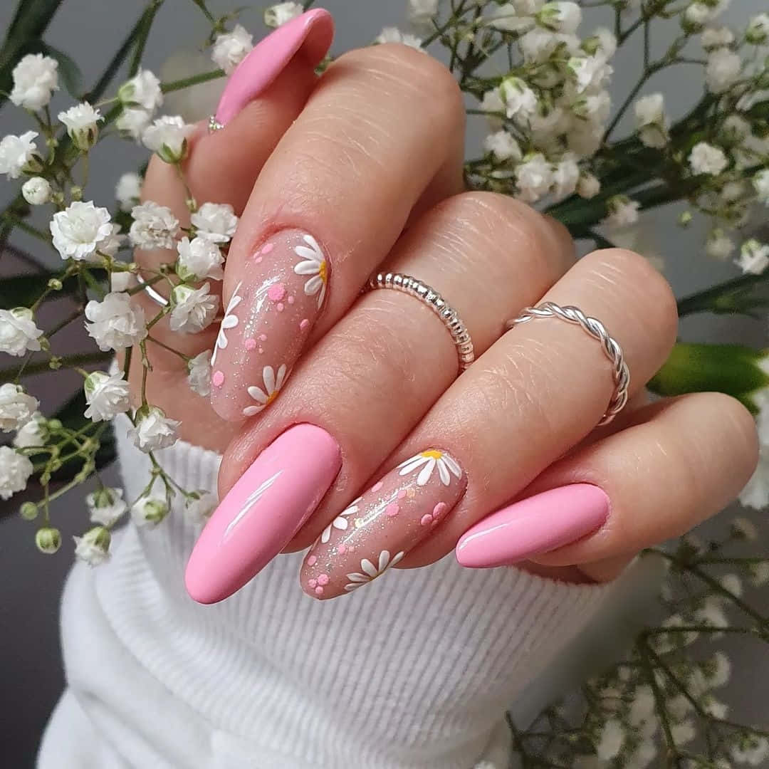 pink floral nails, silver rings, white baby's breath flowers, SD Desktop Wallpaper
