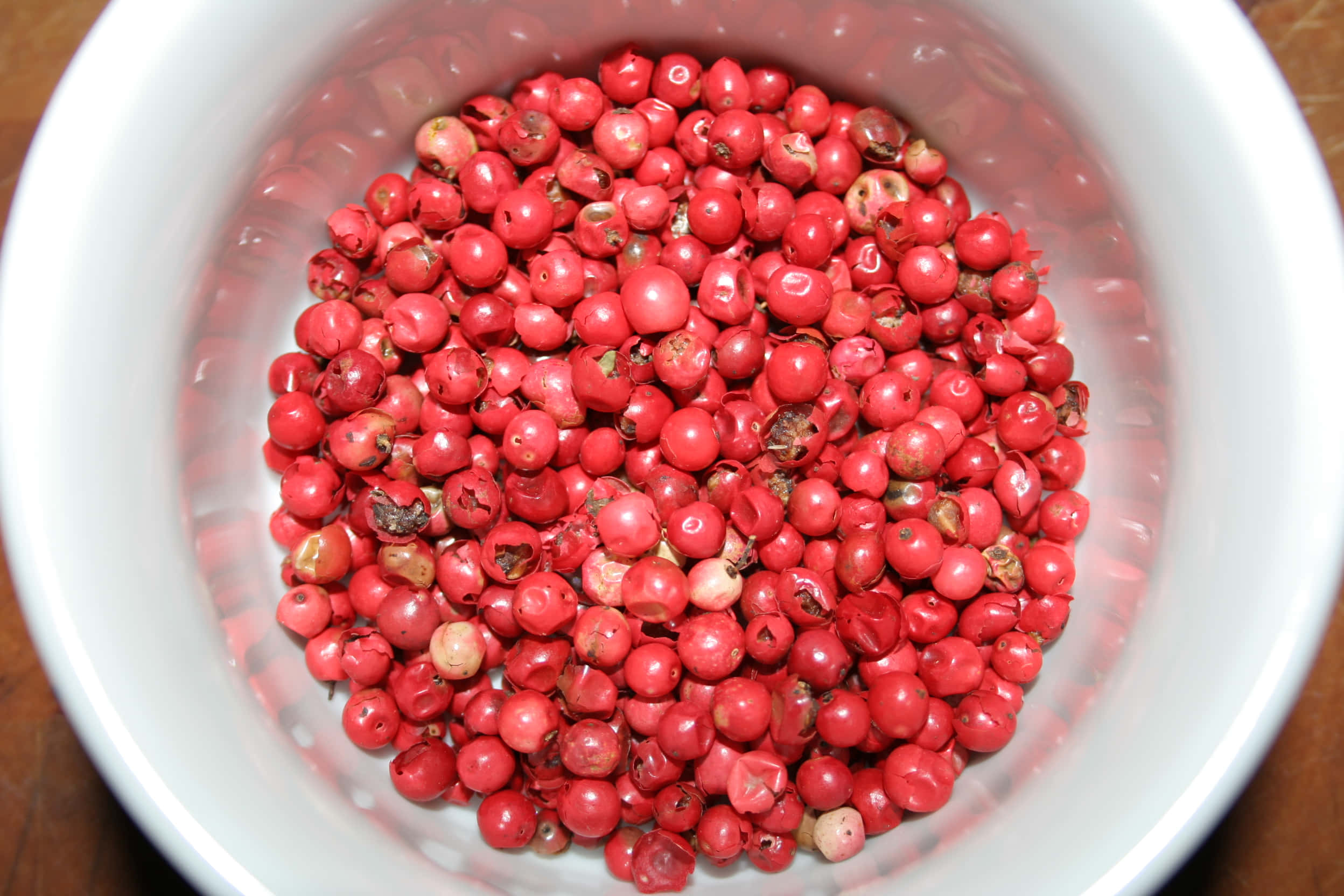 Pink Peppercorn, white ceramic bowl, wooden surface, Full HD Desktop Wallpaper