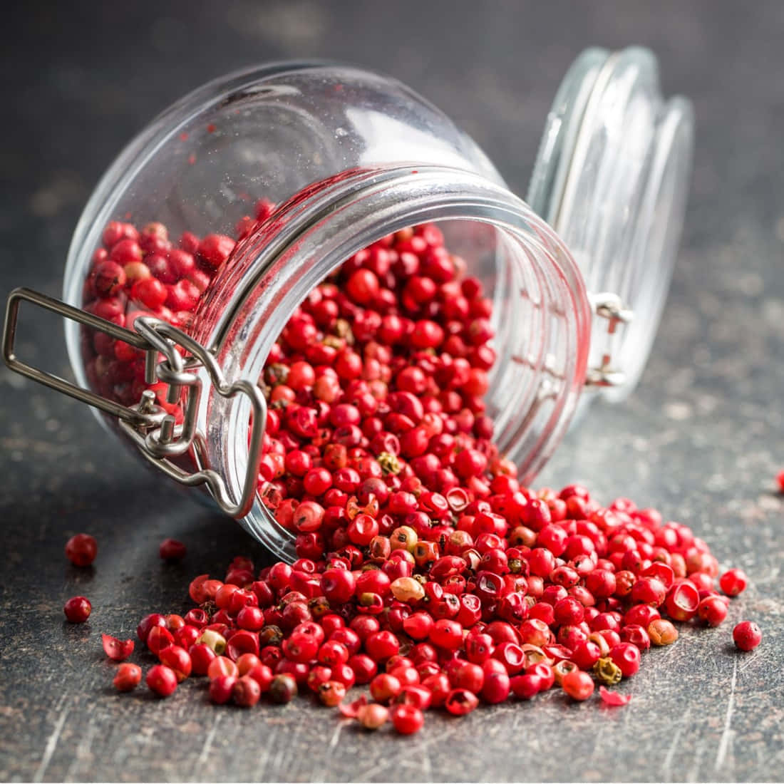 pink peppercorn, clear glass jar, vibrant red peppercorns, SD Desktop Wallpaper