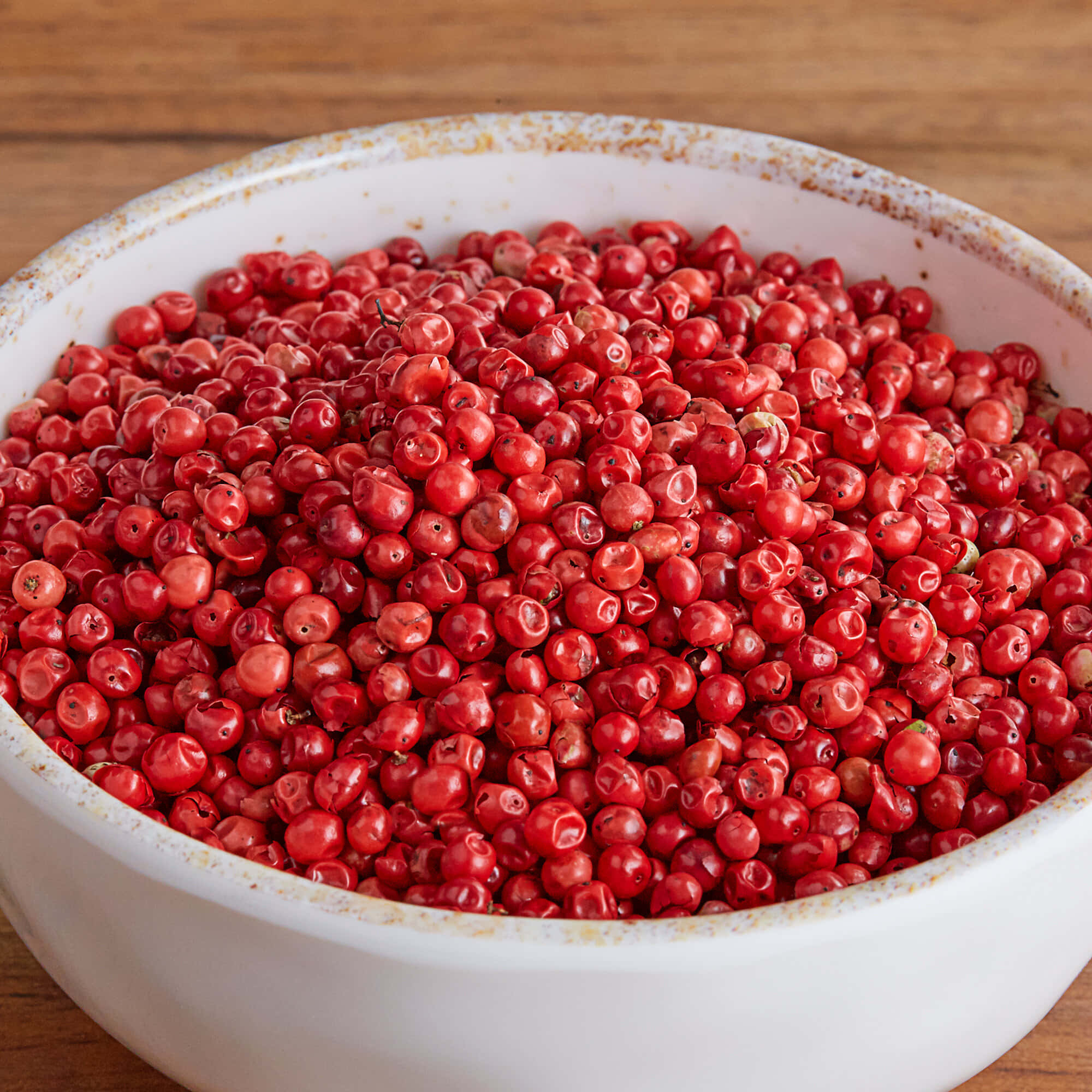 Pink Peppercorn, white ceramic bowl, glossy red peppercorns, Full HD Desktop Wallpaper