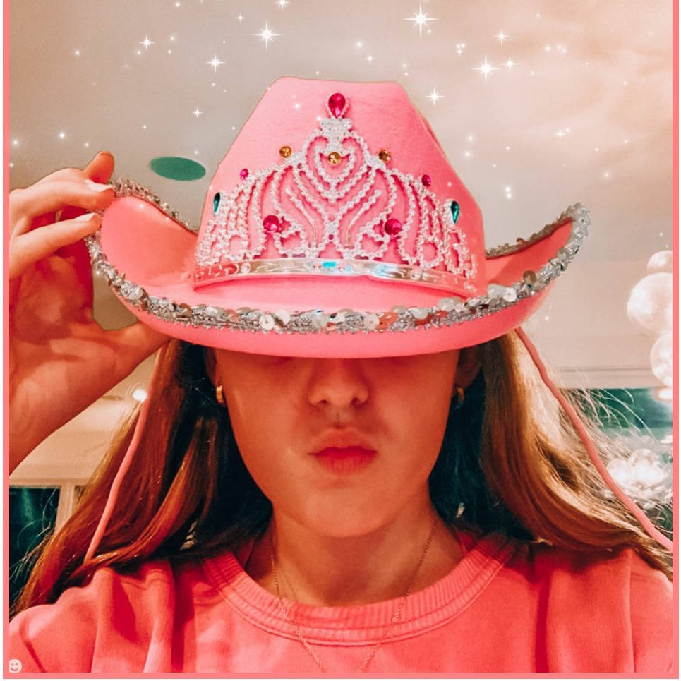 pink cowboy hat, glittering tiara, sparkles, SD Desktop Wallpaper