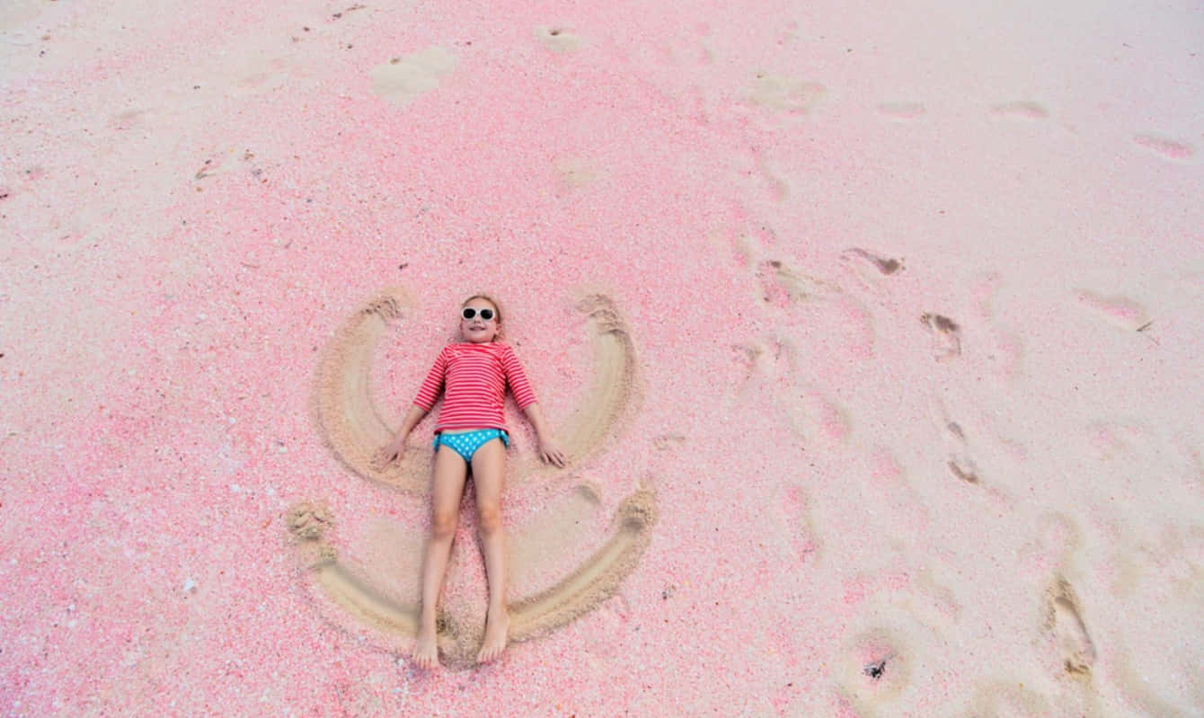 Pink Sand Beach, pink sand, smiley face, HD Desktop Wallpaper