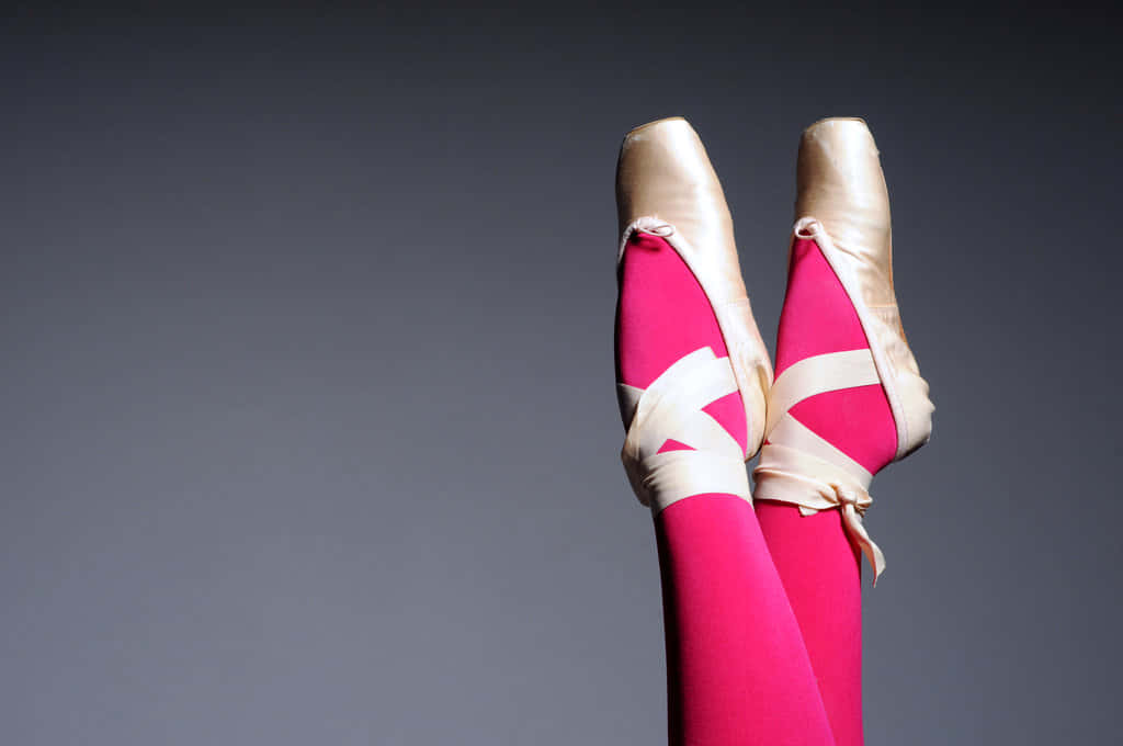 ballet dancer, pink tights, beige pointe shoes, SD Desktop Wallpaper