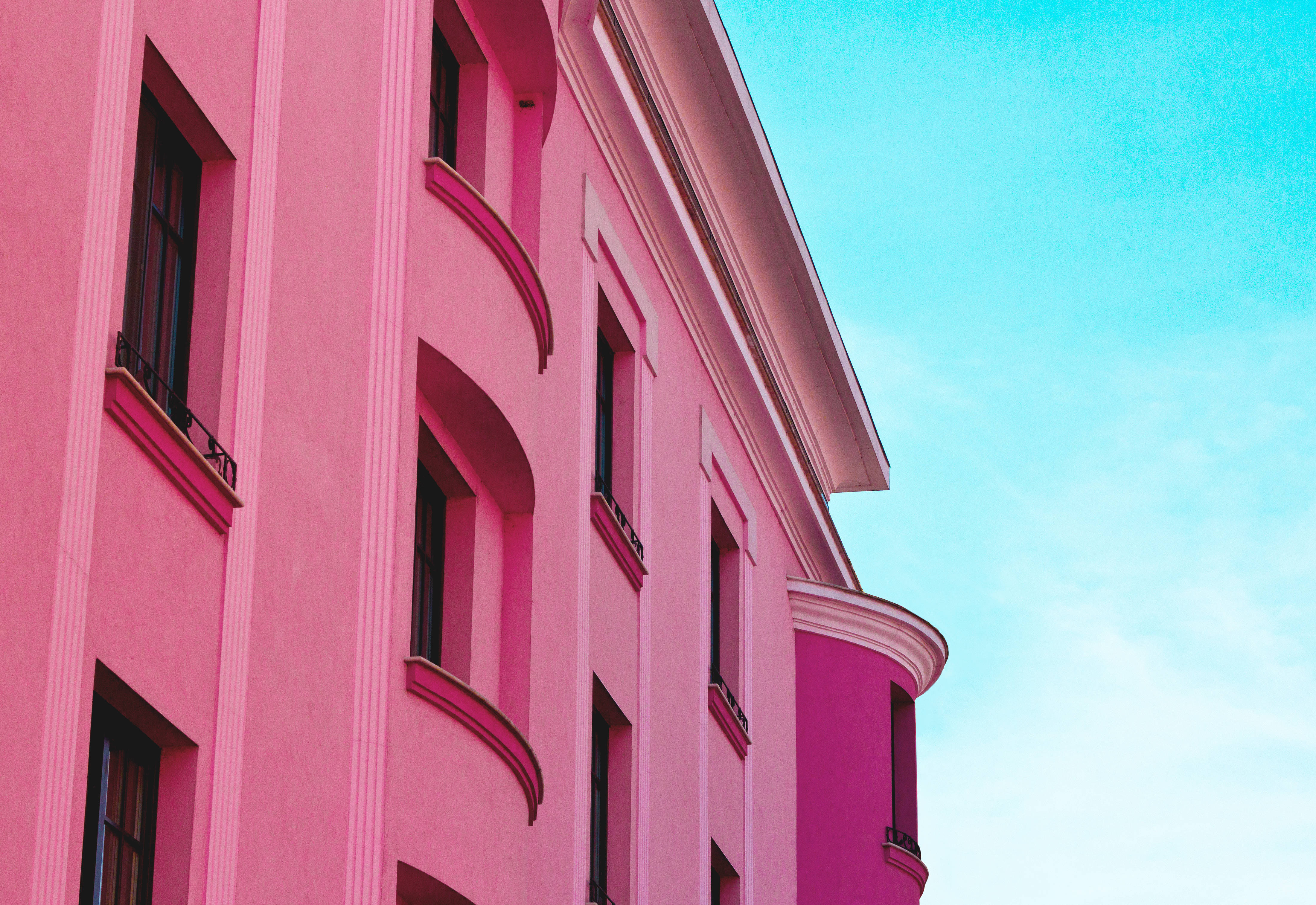 Pink Wall, apartment building facade, vibrant pink, 4K Desktop Wallpaper
