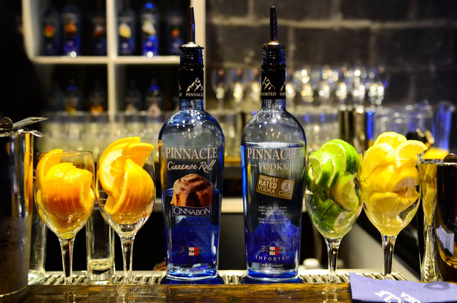 Pinnacle Vodka, cinnamon roll, blue, HD Desktop Wallpaper
