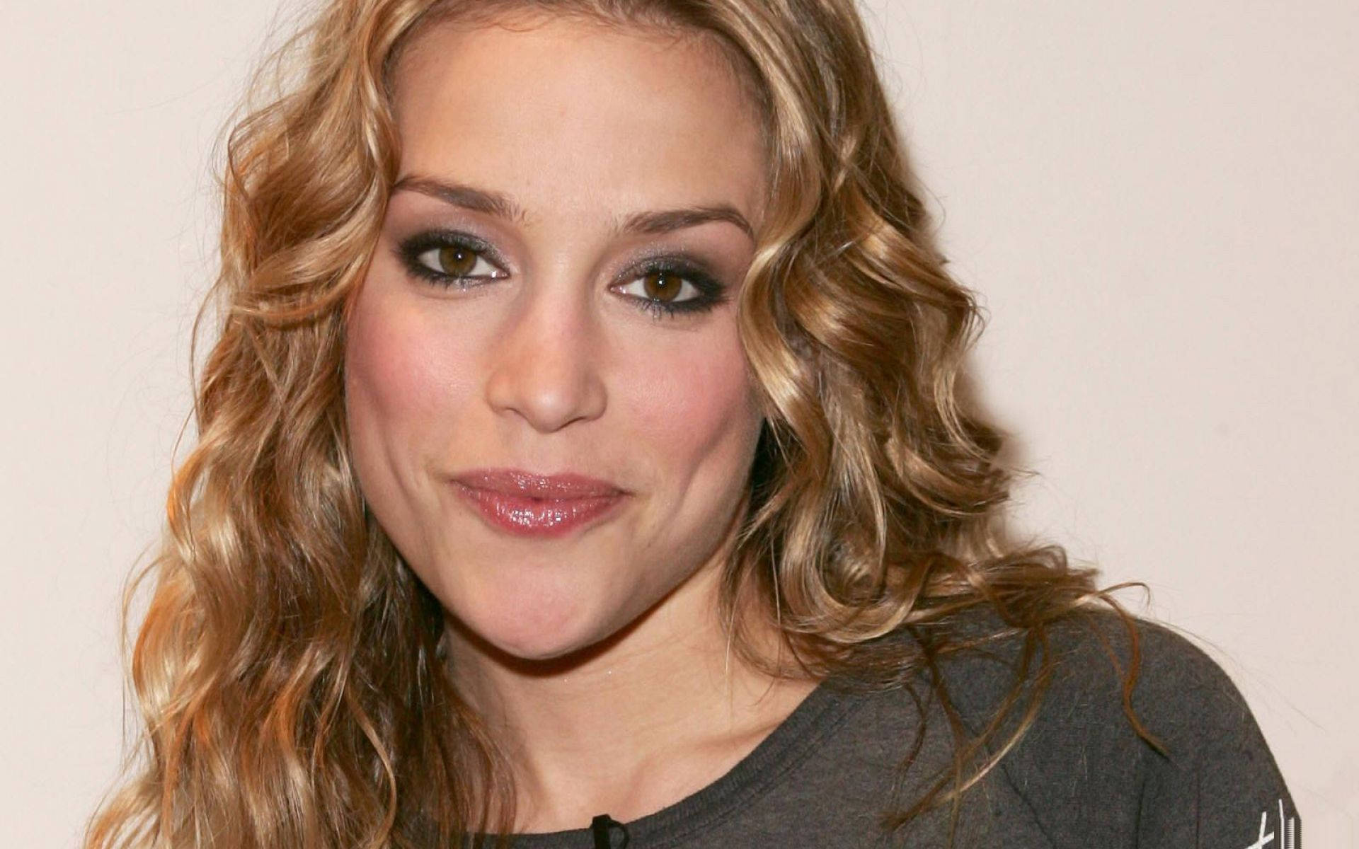 Piper Perabo, wavy blonde hair, smoky eye makeup, Full HD Desktop Wallpaper