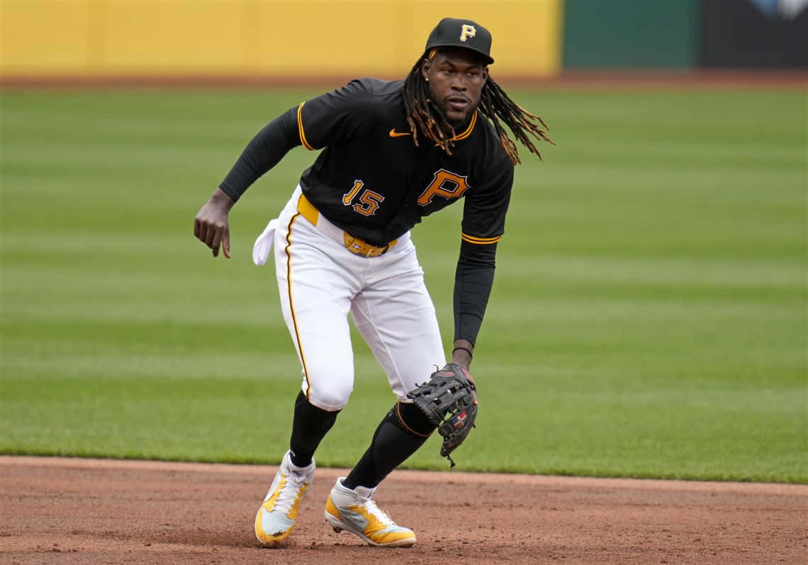 Pittsburgh Pirates, black and gold uniform, number 15, SD Desktop Wallpaper