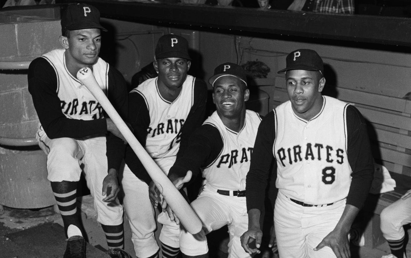 Pittsburgh Pirates, vintage uniforms, bat, HD Desktop Wallpaper