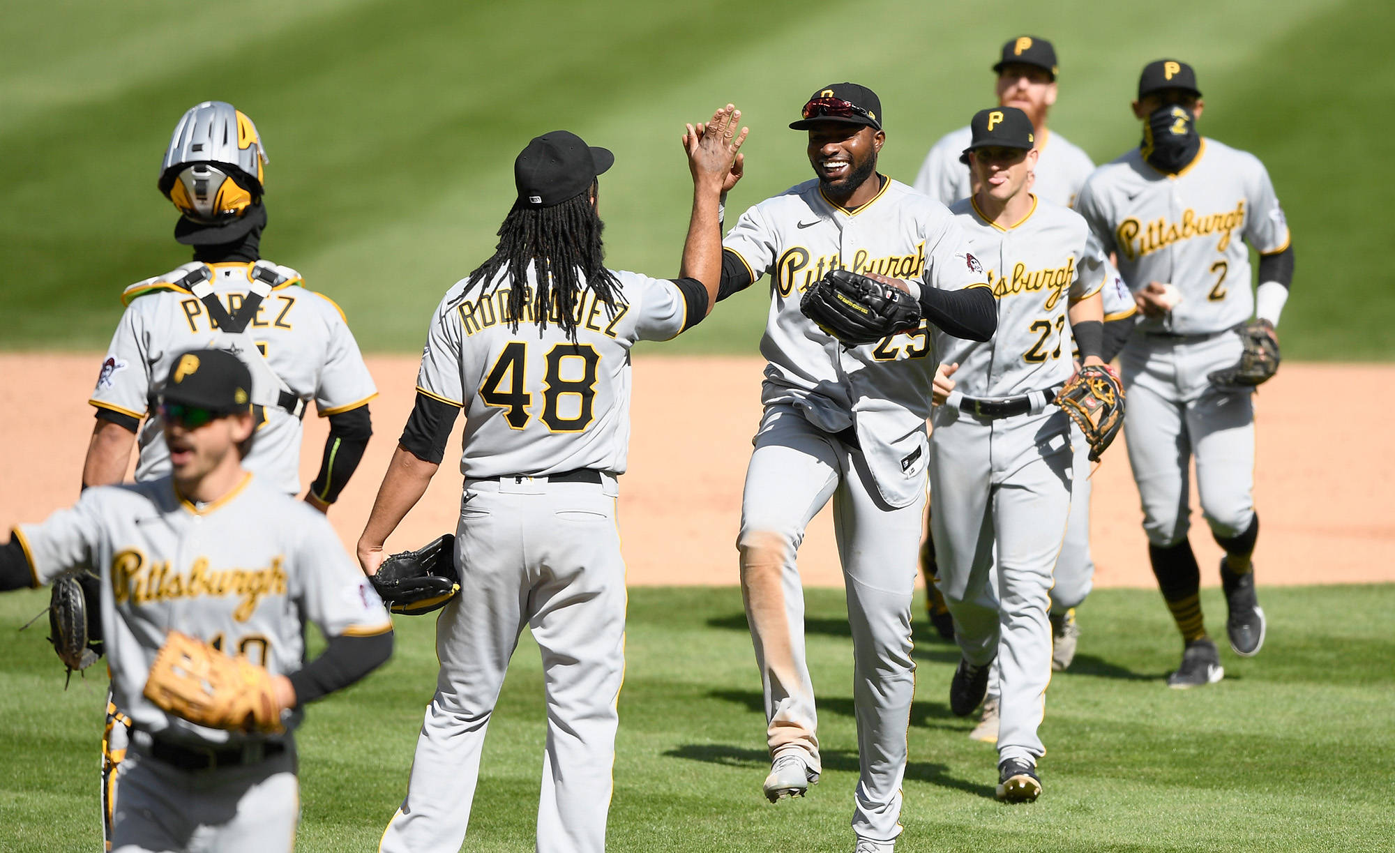 Pittsburgh Pirates, sunlit field, high fives, Full HD Desktop Wallpaper