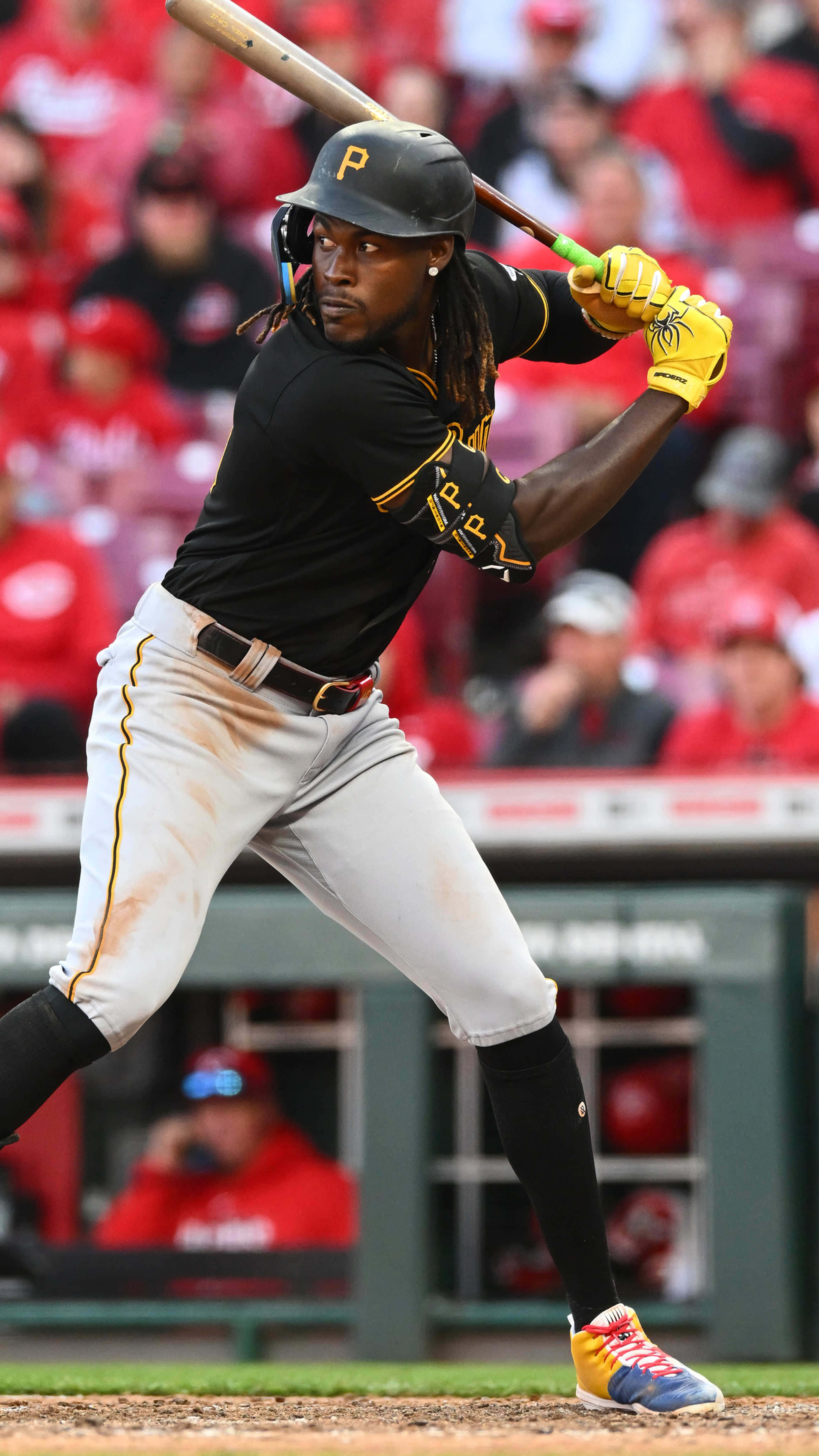 Pittsburgh Pirates, black and gold uniform, batting stance, 4K Phone Wallpaper