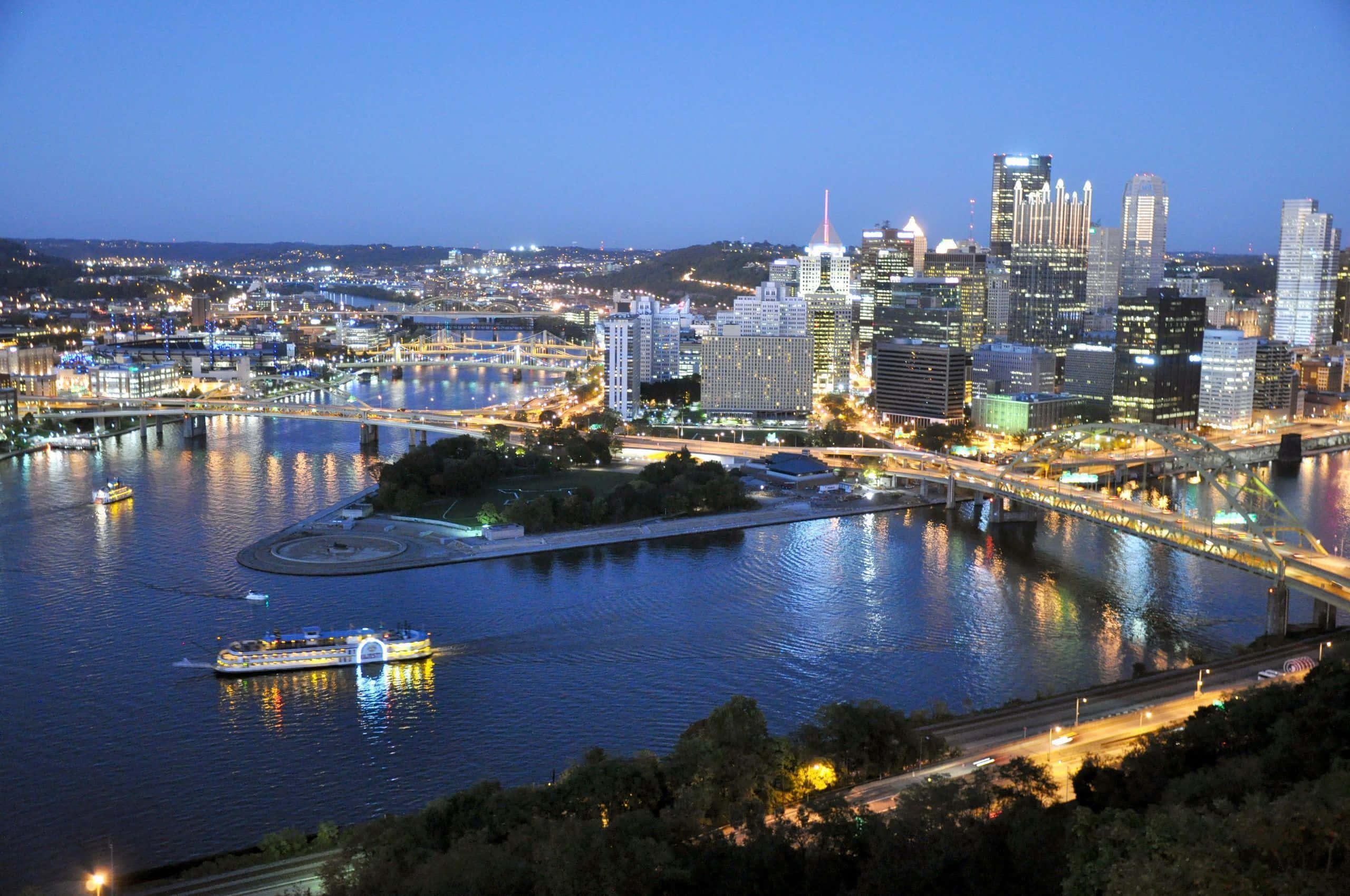 Pittsburgh Skyline, night, river, 2K Desktop Wallpaper