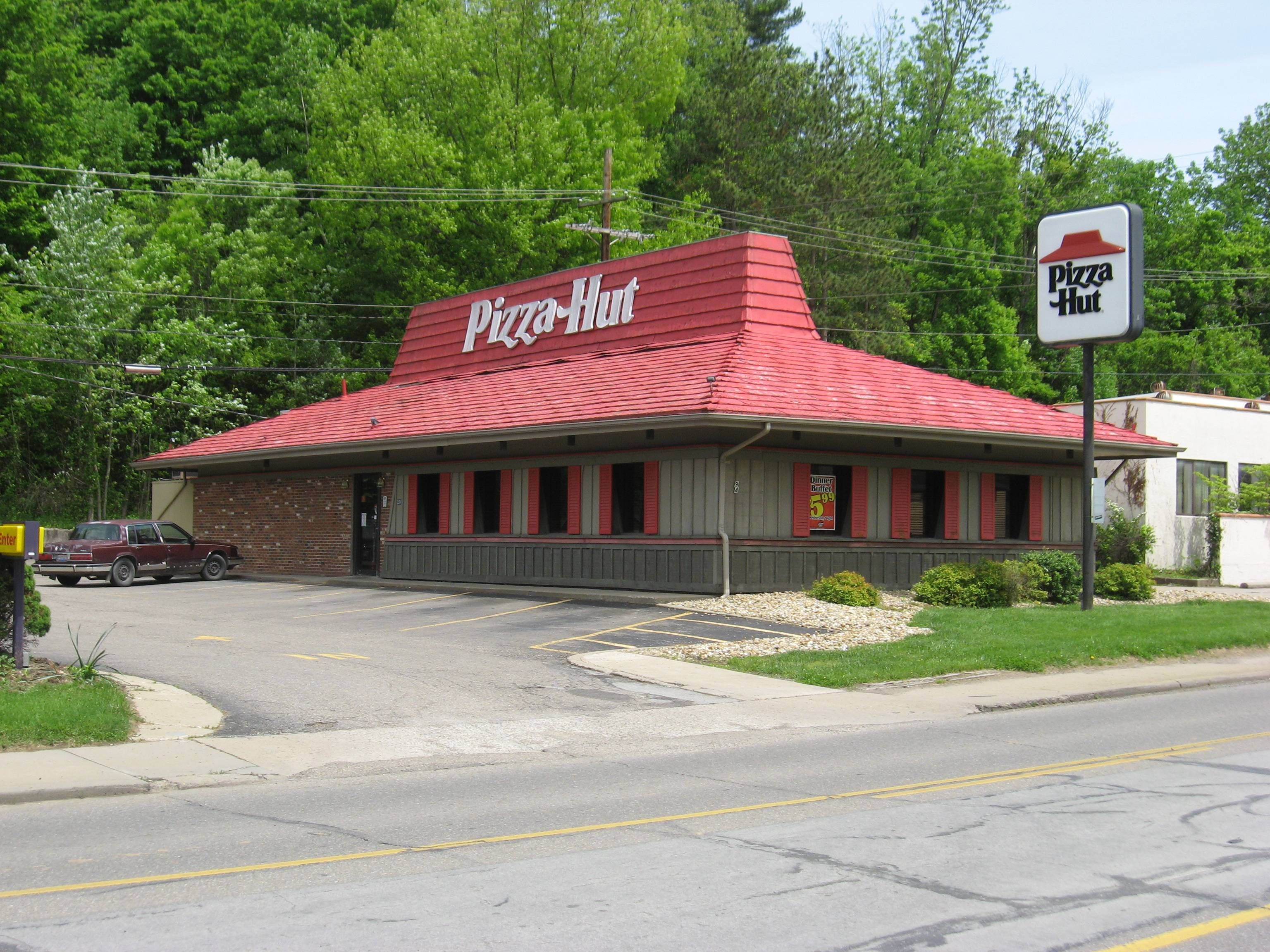 Pizza Hut, red lid roof, maroon car, 2K Desktop Wallpaper
