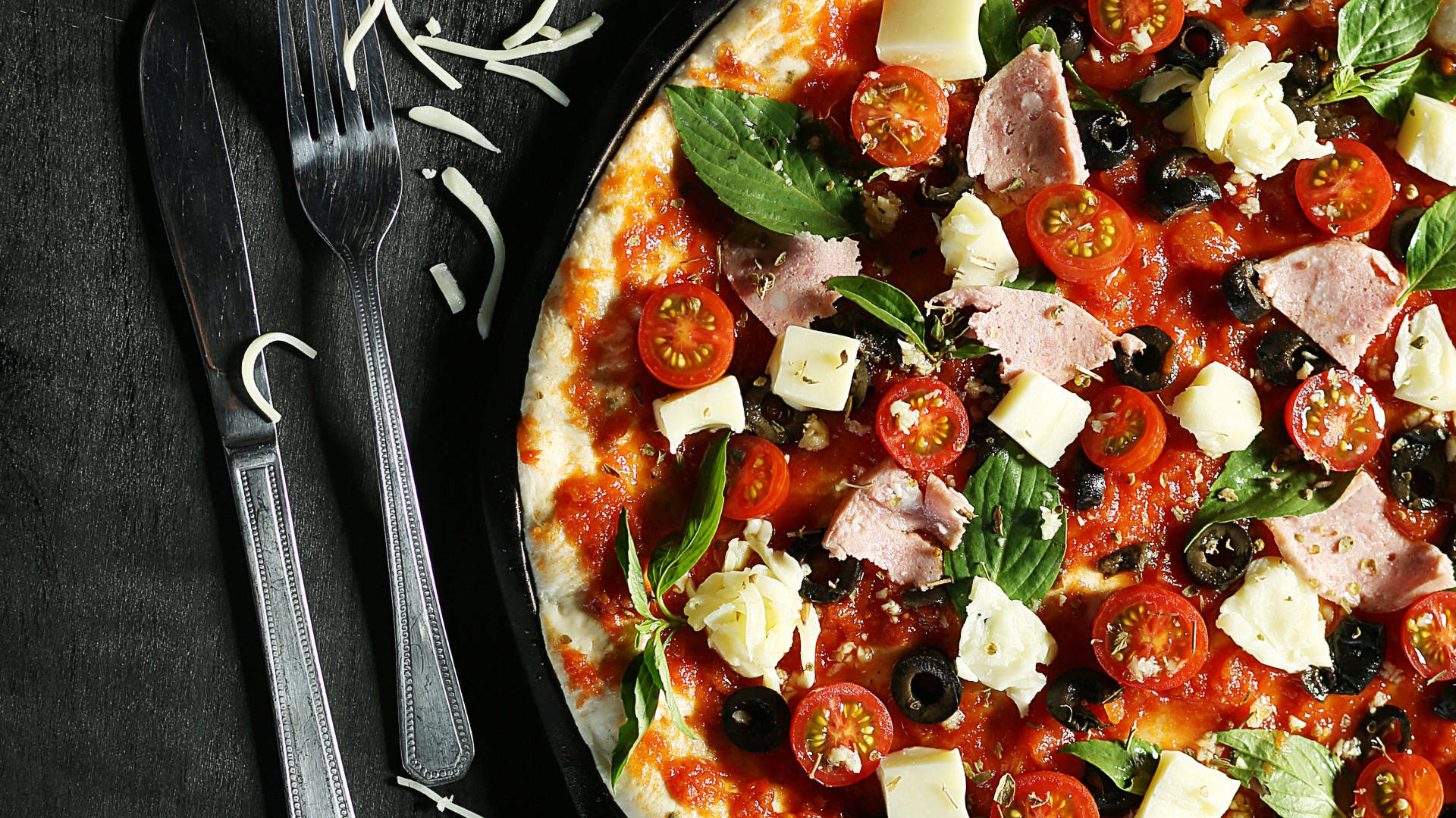 Pizza Hut, deluxe pizza, cherry tomatoes, Full HD Desktop Wallpaper