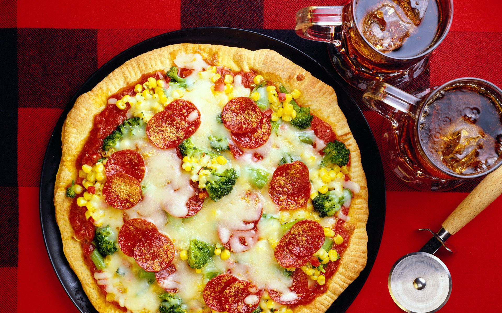 retro pizza style, cheesy pepperoni pizza, broccoli, Full HD Desktop Wallpaper