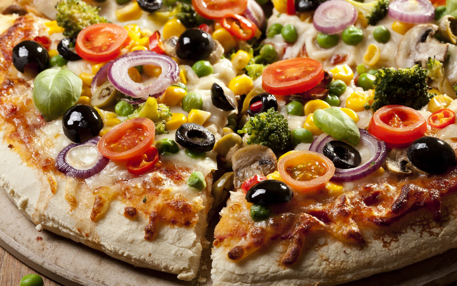 Classic Vegan Pizza, veggie pizza, vibrant cherry tomatoes, Full HD Desktop Wallpaper