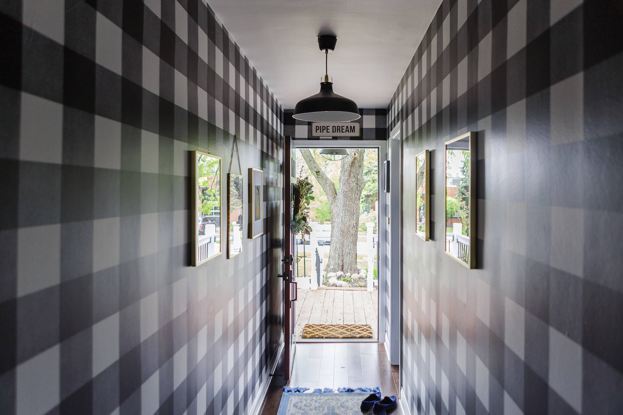 black and white checkered wallpaper, hallway, bright front door, Full HD Desktop Wallpaper